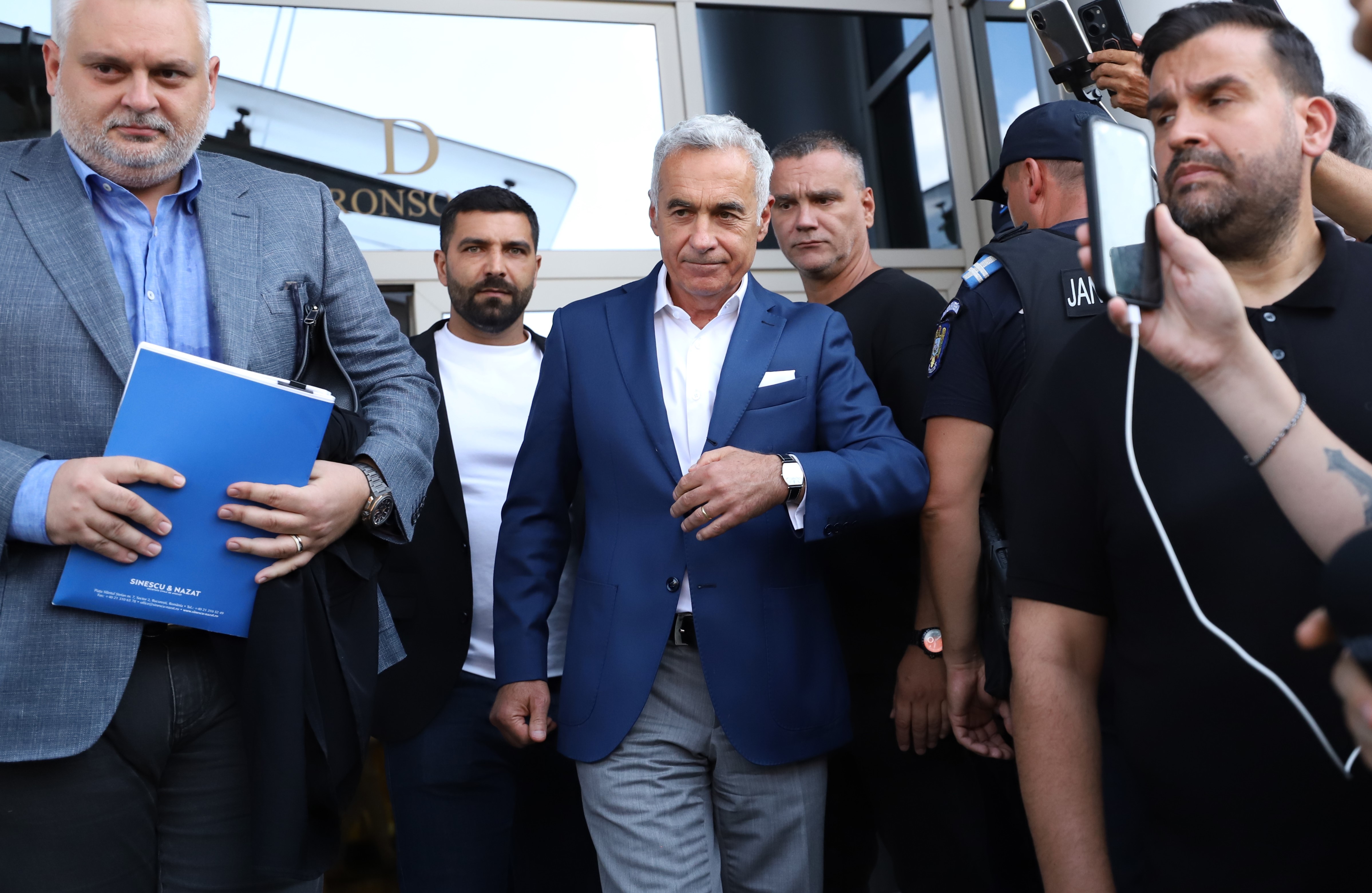 Călin Georgescu are în conturi zeci de mii de euro și niciun leu, însă spune că cine renunță la leu, renunță la suveranitate: „Leul este al românilor"