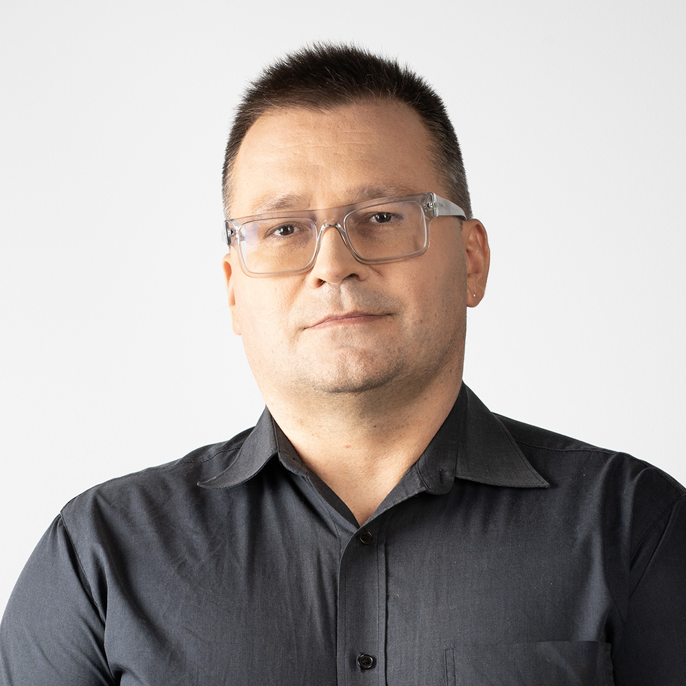 logo Artur Radwan