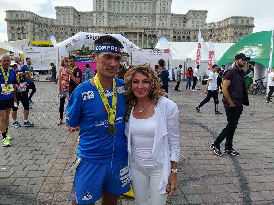REPORTAJ/Levente Polgar, ultramaratonistul fără o mână, oferă zilnic kilometri de generozitate şi patriotism| VIDEO