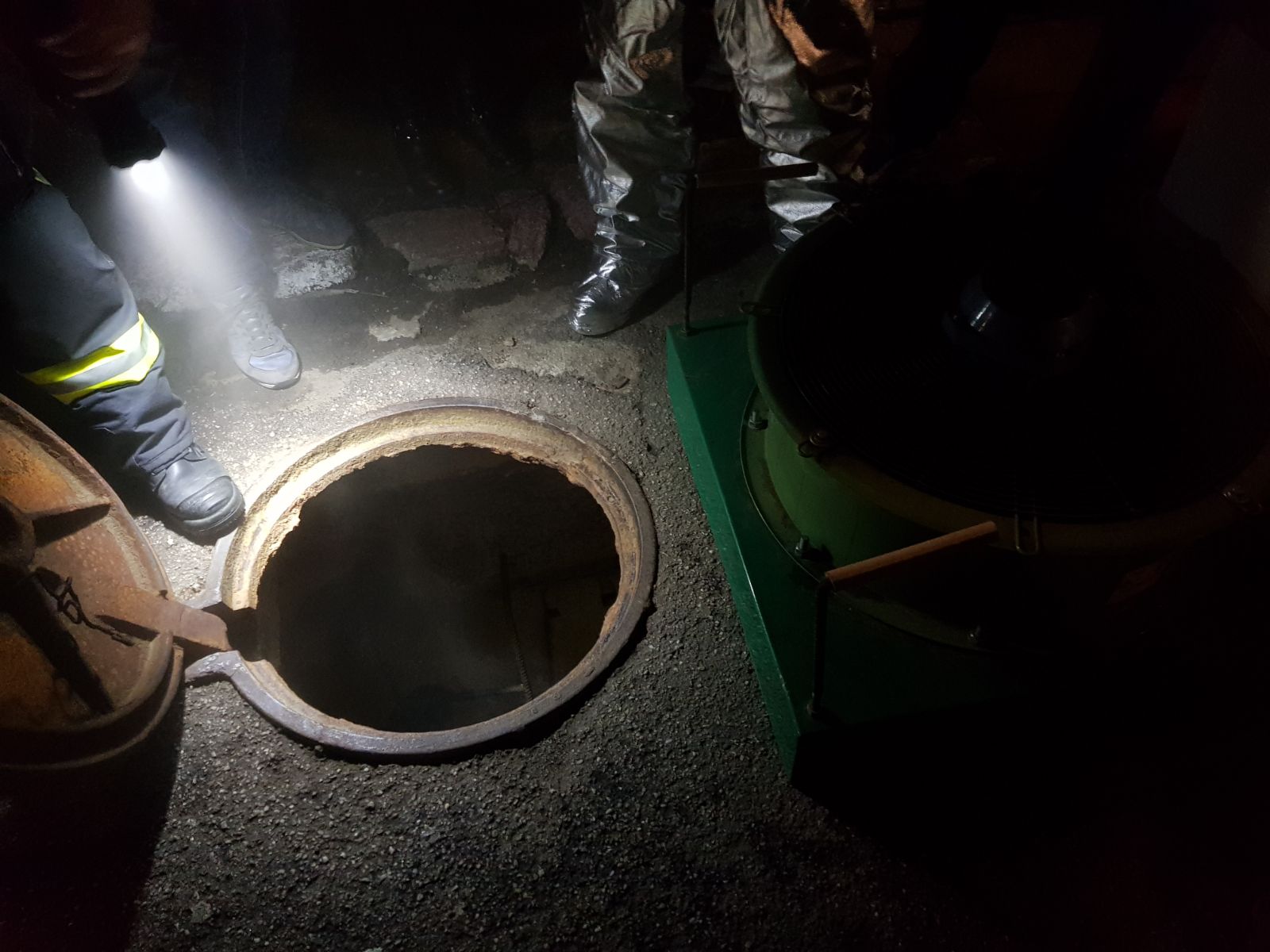 Angajatul RADET, rănit aseară în timp ce lucra la o avarie, a murit la spital. Colegul său a decedat pe loc
