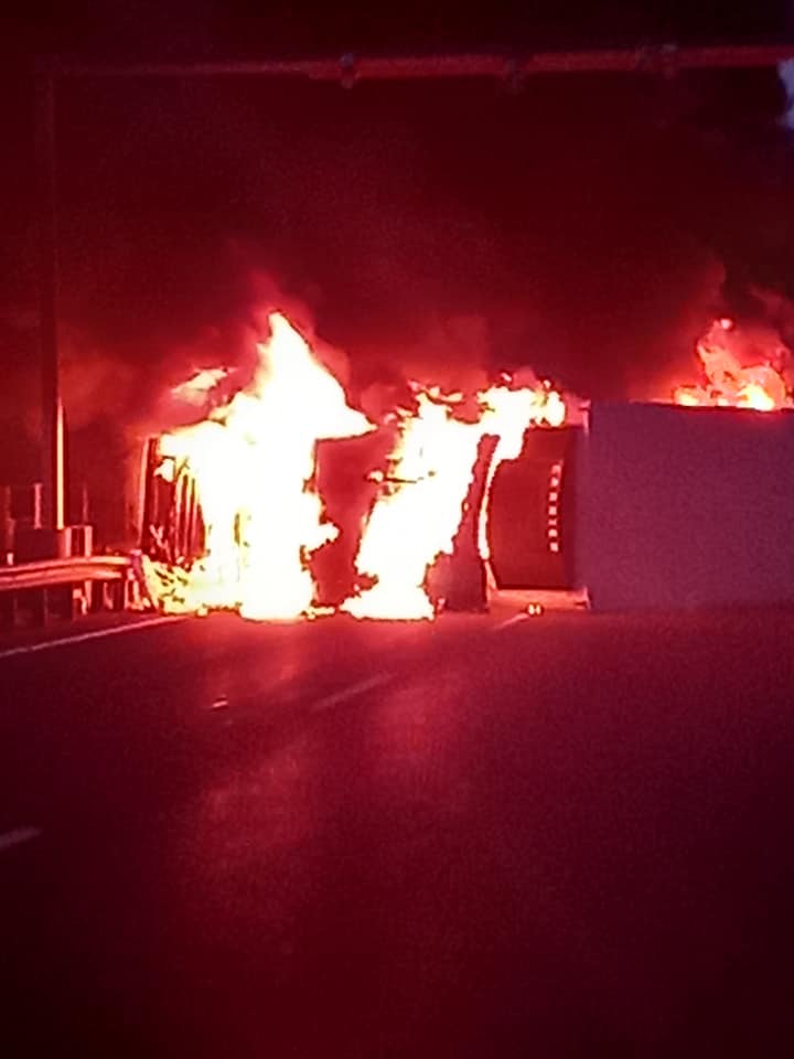 Șofer român de TIR salvat în ultima clipă din camionul care a explodat, în Ungaria: „M-am născut a doua oară” | VIDEO