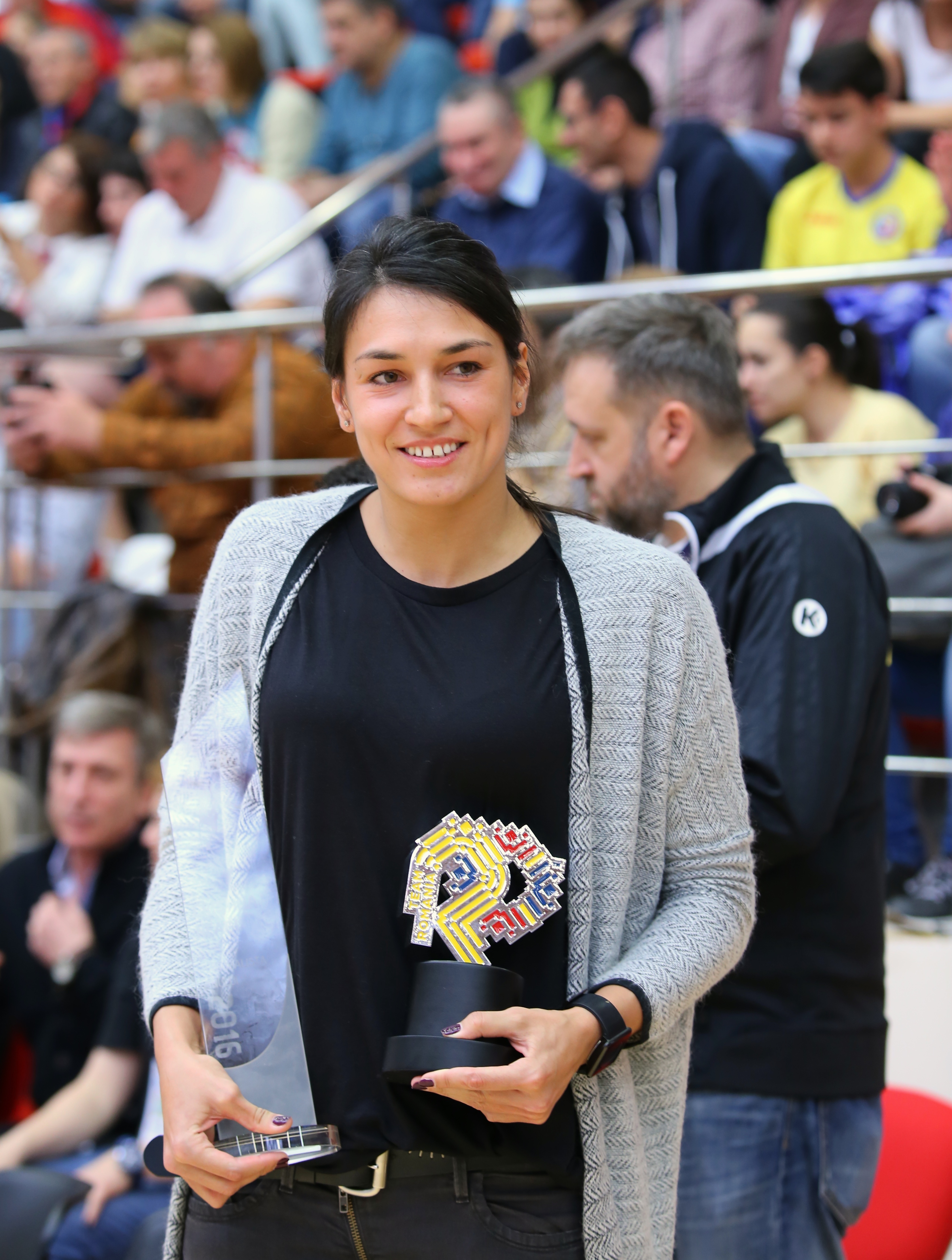 Handbal. România și Spania și-au împărțit victoriile. Cristina Neagu - premiată / GALERIE FOTO