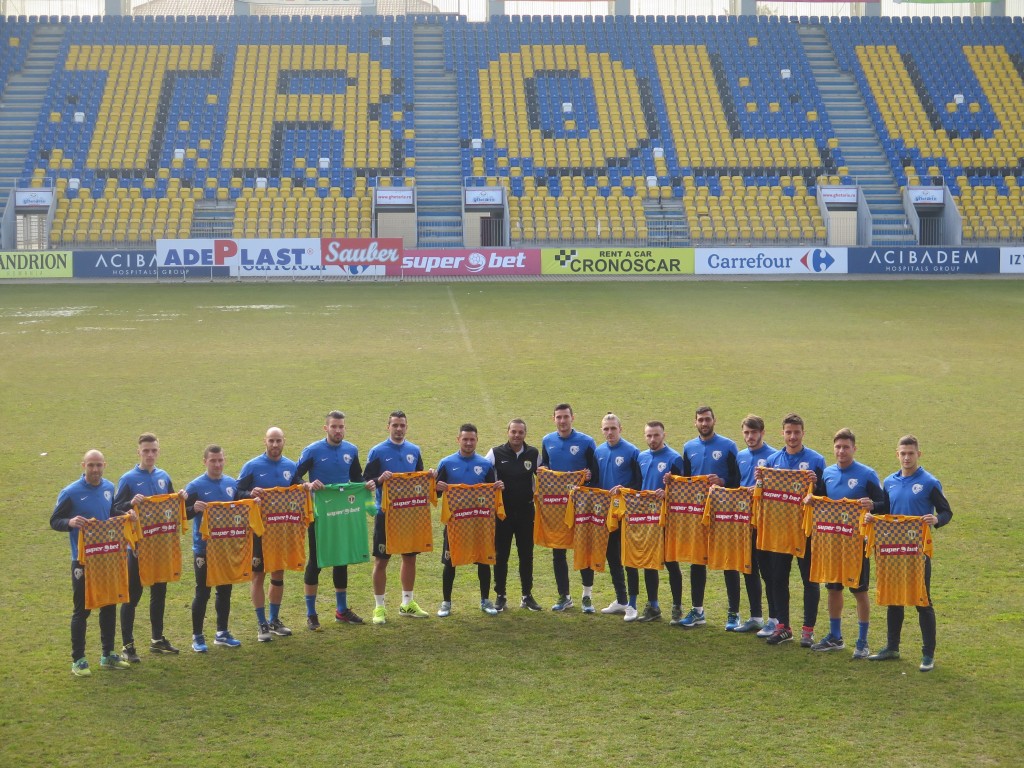 Am fost 15! Jucătorii transferați de Petrolul au fost prezentați. Salvarea, misiune posibilă