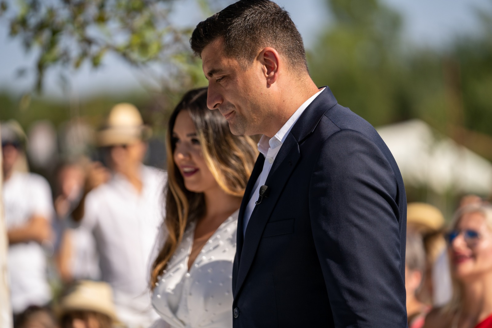 George Simion s-a cununat civil cu Ilinca Munteanu. „Mâine e ziua cea mare, când vom spune «da» în fața lui Dumnezeu”