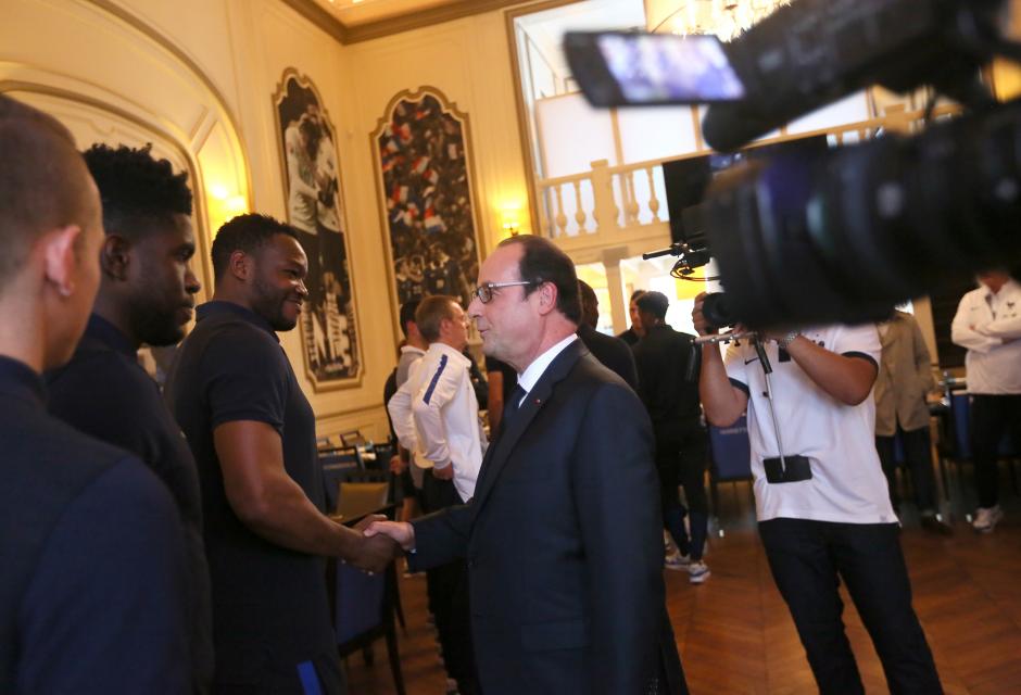 Euro 2016. Francezii au fost încurajați de președintele François Hollande, care i-a vizitat pe les Blues la Clairfontaine  GALERIE FOTO