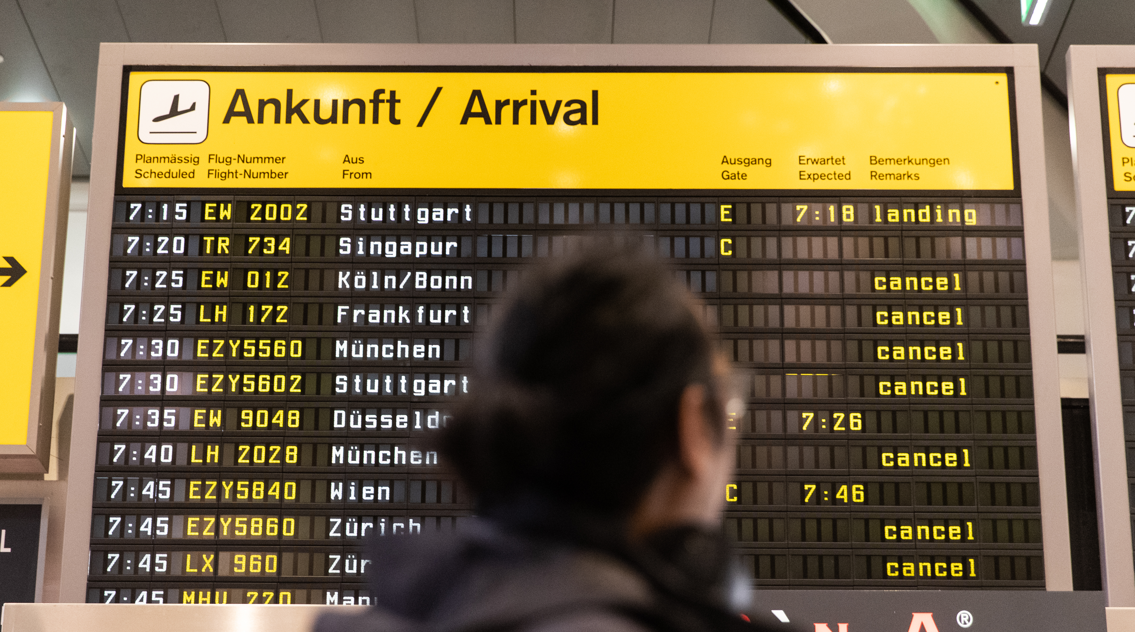 GALERIE FOTO / Grevă pe aeroporturile din Berlin. Aproape 75 de zboruri au fost afectate