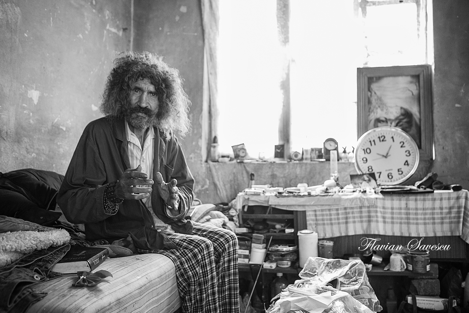 REPORTAJ/Povestea lui Juju, filosoful homeless din Anina: "Eu sunt fericit. Ştii cum a murit Tolstoi? Sărac. Şi în frig“|FOTO