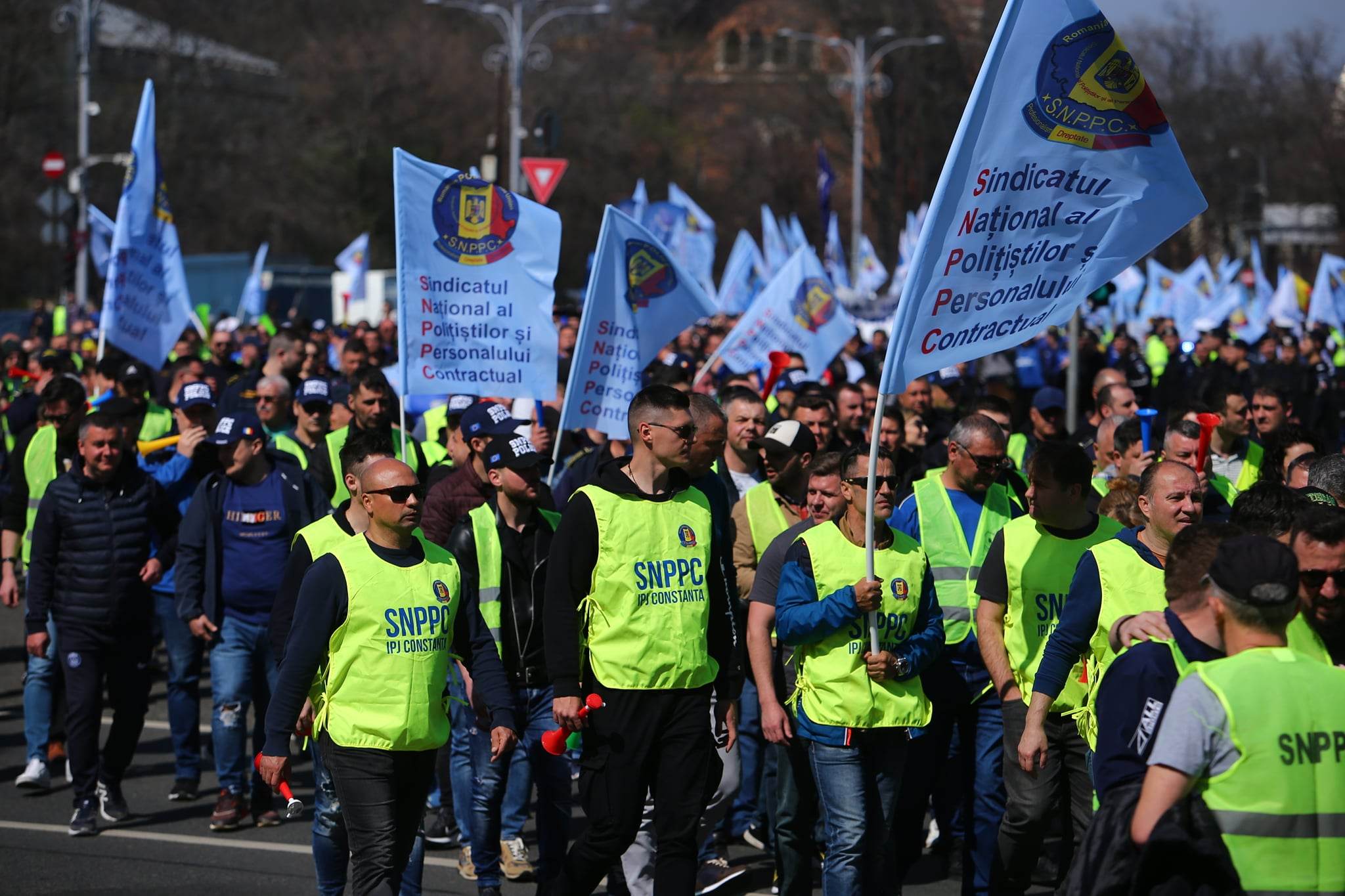 Protest al polițiștilor în fața Guvernului. Au cerut excluderea rezerviștilor din PNRR şi din pensiile speciale