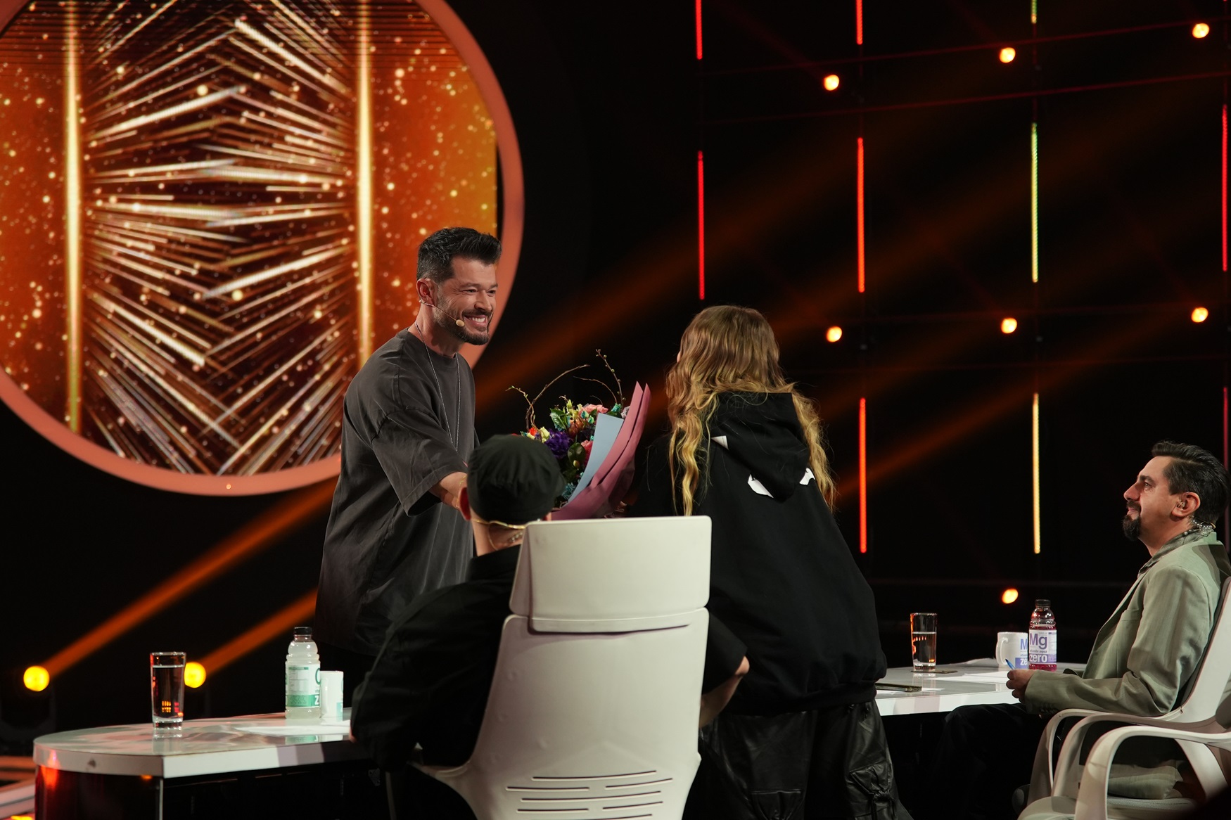 Victor Slav, moment savuros pe scena de la „iUmor”. Cum a reacționat Delia când l-a văzut: „E atât de mișto, încât nu trebuie să facă și să spună nimic!”