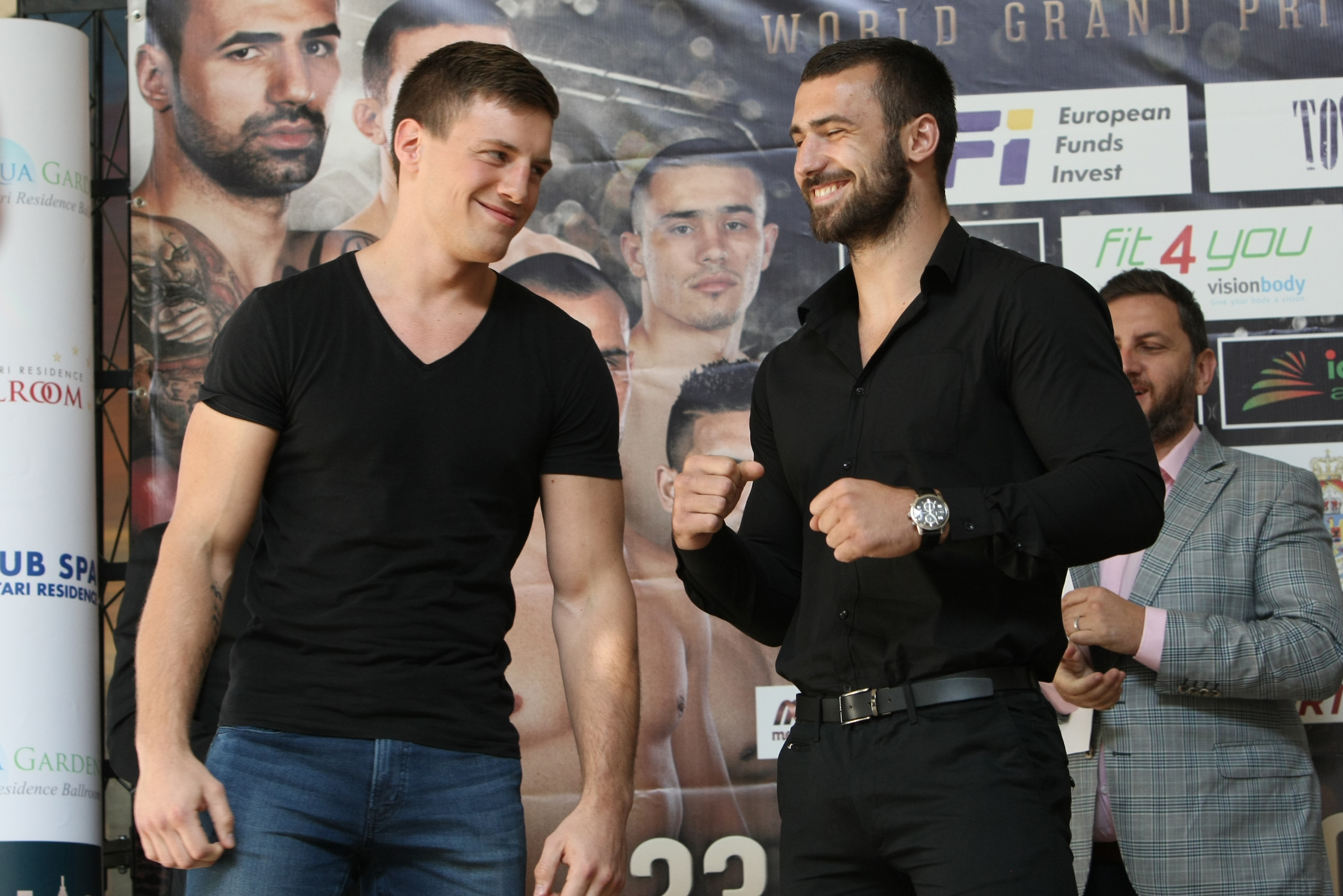 Luptătorii de la Superkombat București au trecut cu bine de proba cântarului oficial / GALERIE FOTO