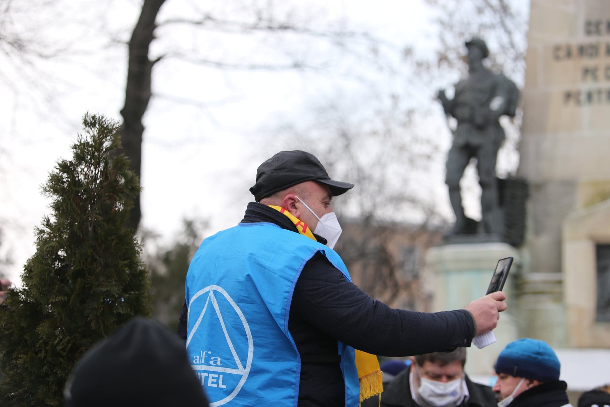 Protest în fața Palatului Cotroceni, pentru salarii și pensii mai mari