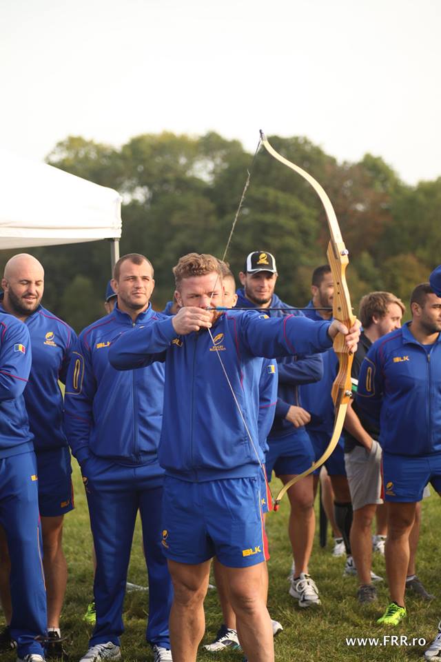 Stejarii s-au distrat tir cu arcul, tras la talere sau la tinţă fixă. ^Convocat în locul lui Ovidiu Toniţa, accidentat, Vlad Nistor a făcut primul antrenament la Cupa Mondială / FOTO&VIDEO