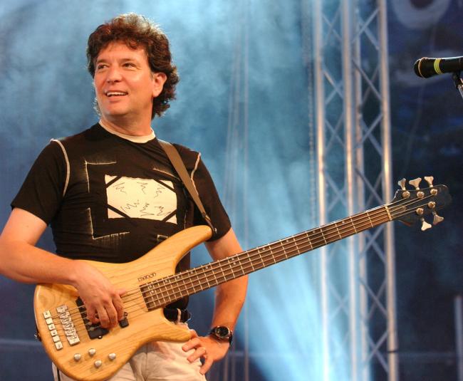 De ce ar fi murit Iulian Mugurel Vrabete de la trupa Holograf: „După o luptă”. Fanii își făceau griji pentru artist