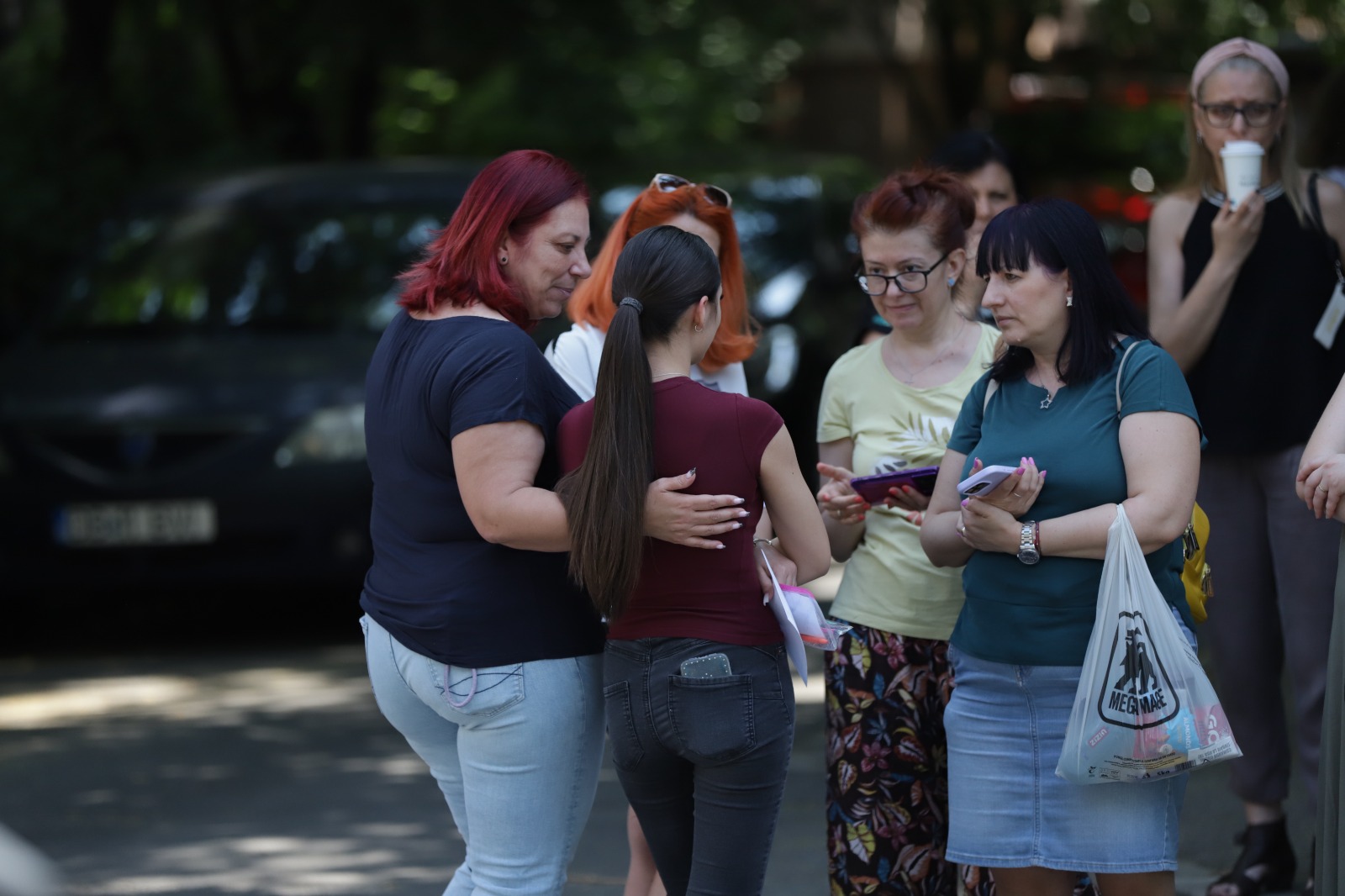 Evaluarea Națională 2026 la Română. Profesori ținuți „ostatici” până la 8 ore în școli: sindicatele acuză Ministerul de incompetență și răzbunări