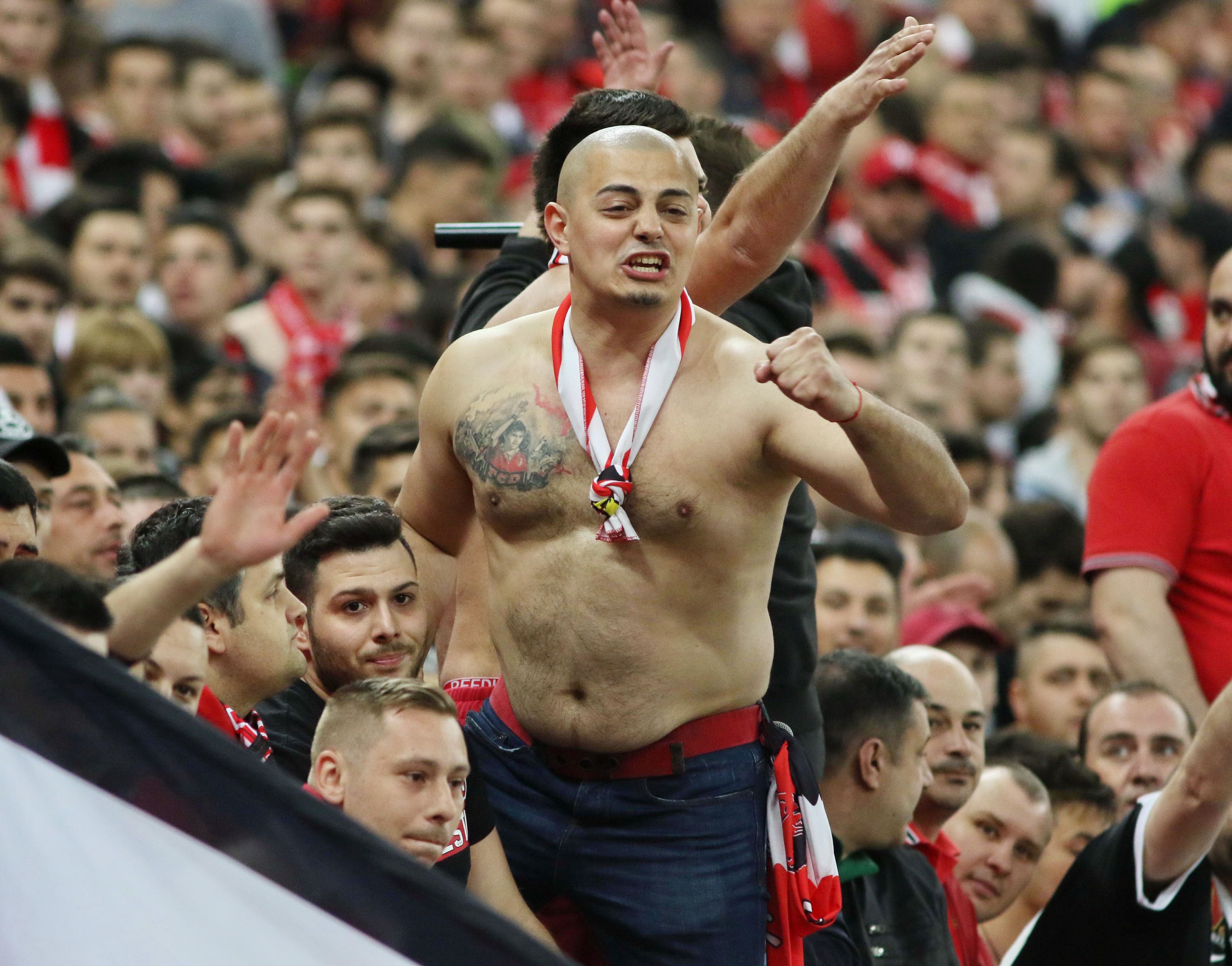 Pedeapsa primită de șeful galeriei dinamoviste după ce a intrat pe gazon la Derby de România | FOTO