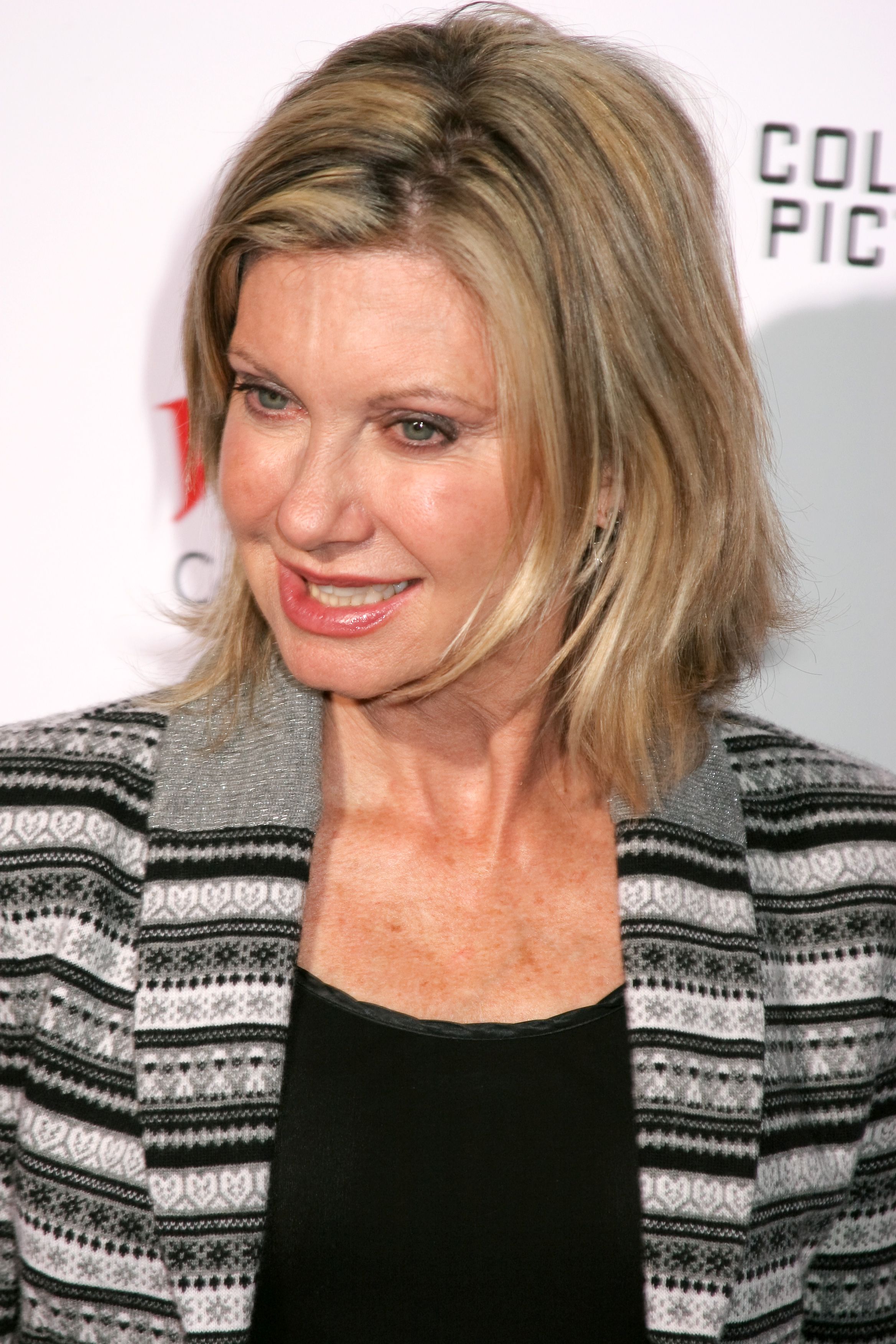 Olivia  Newton-John își vinde costumul din piele pe care l-a purtat în filmul "Grease". Banii vor fi donați unui centru pentru tratarea cancerului