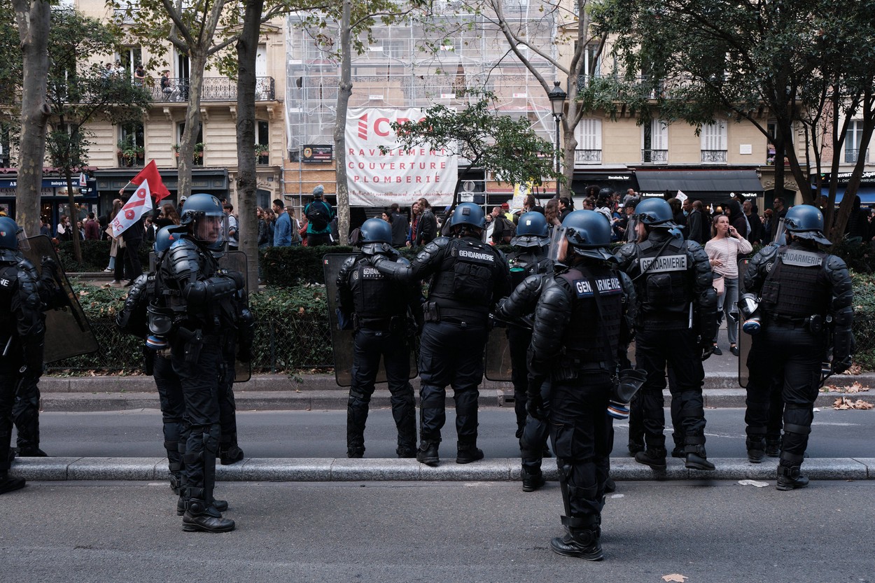 Noi proteste violente în Franța. Zeci de mii de oameni, din nou în stradă. FOTO