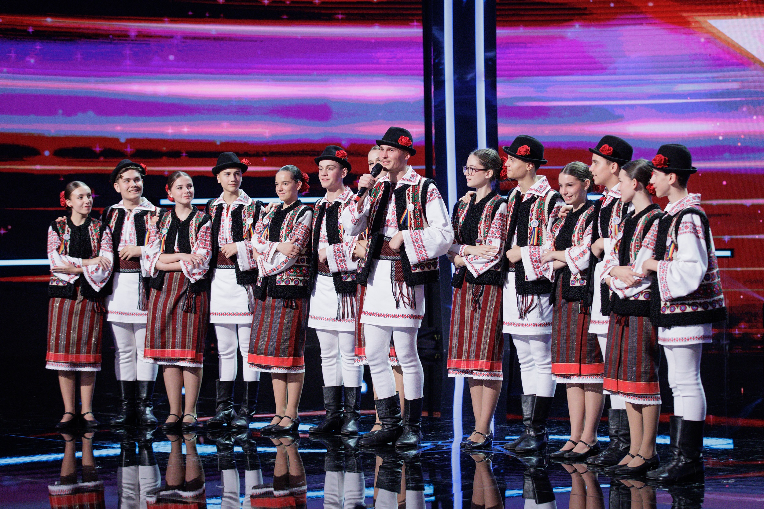 „Românii au talent”, 30 ianuarie 2026. Cine sunt tinerii italieni care promovează folclorul românesc. „Păstrăm tradiția”