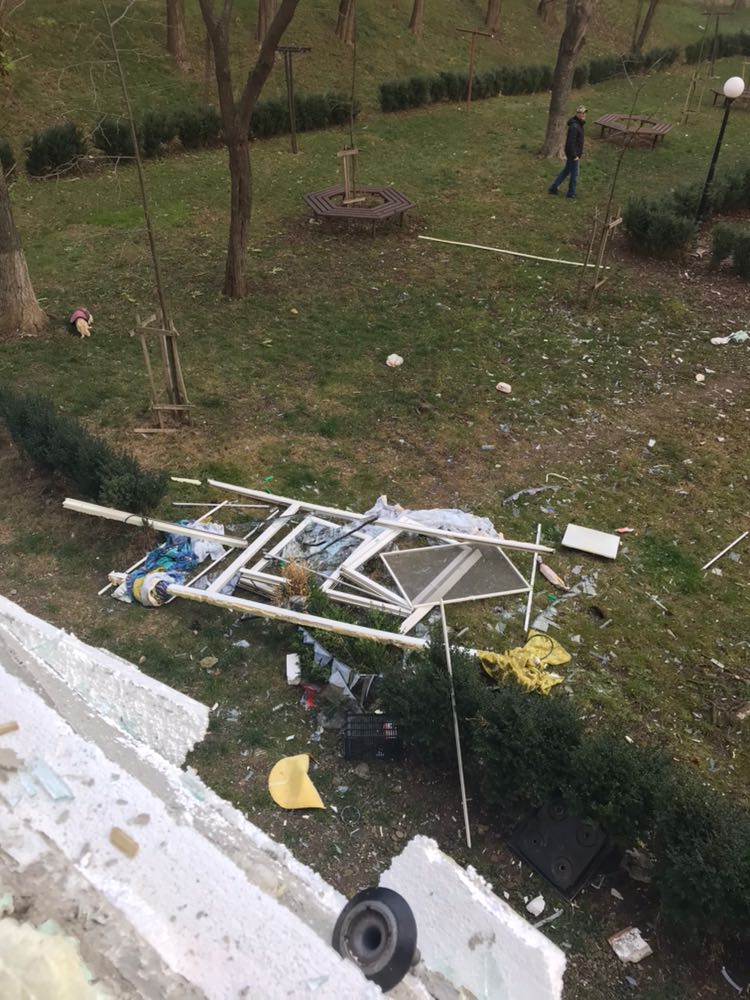UPDATE: Explozie în Onești. Două persoane, la spital cu arsuri grave| FOTO