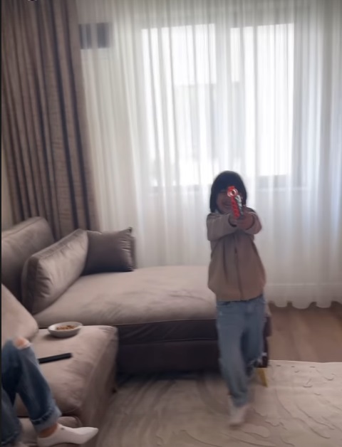 Imagini cu apartamentul din București al Claudiei Pătrășcanu. Ce planuri are cu noua locuință, în care nu se mută permanent