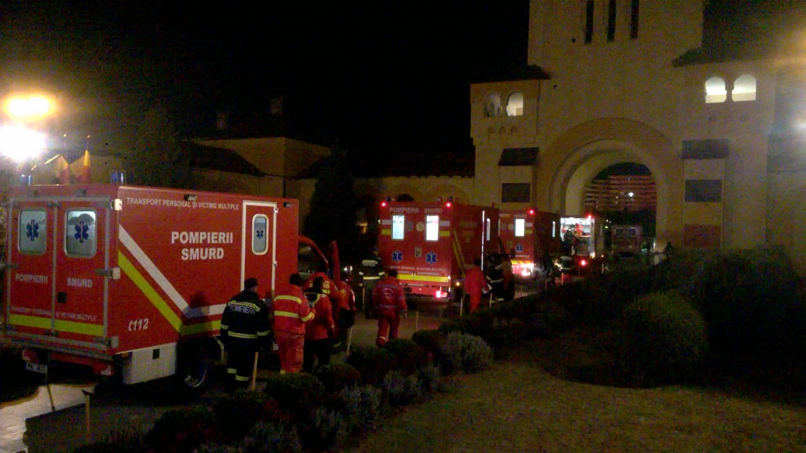 VIDEO&FOTO/ 22 de elevi, din Olt, găsiți dormind în Catedrala Încoronării din Alba Iulia, din lipsa cazării. UPDATE: Inspectoratul s-a autosesizat