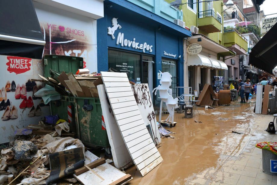 Ciclonul Ianos se îndreaptă spre insula Creta. Imagini cu dezastrul lăsat în urmă de furtuna violentă care a lovit Grecia