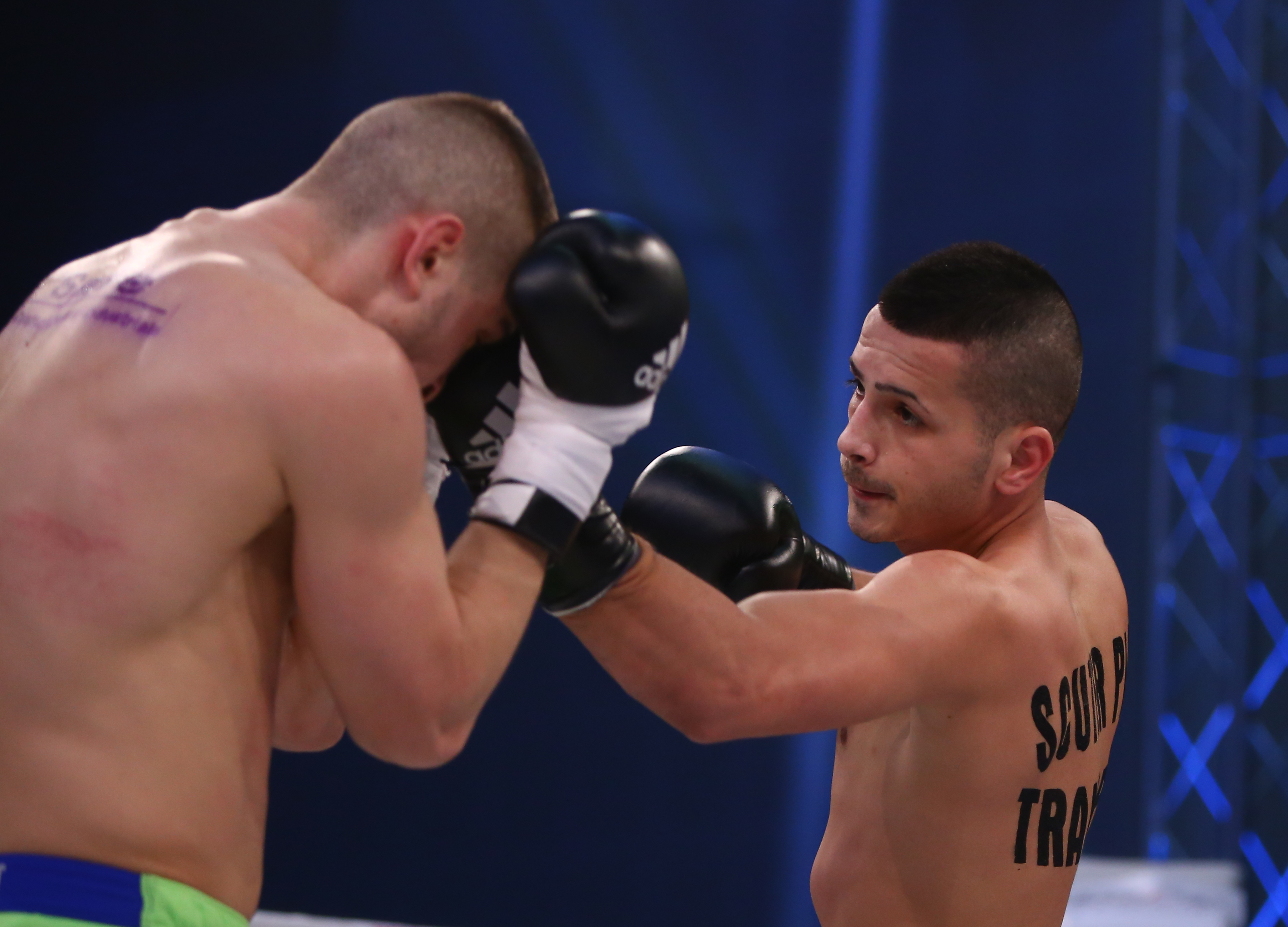 Meciul în urma căruia Amansio Paraschiv a devenit campion mondial Superkombat New Heroes! VIDEO& FOTO
