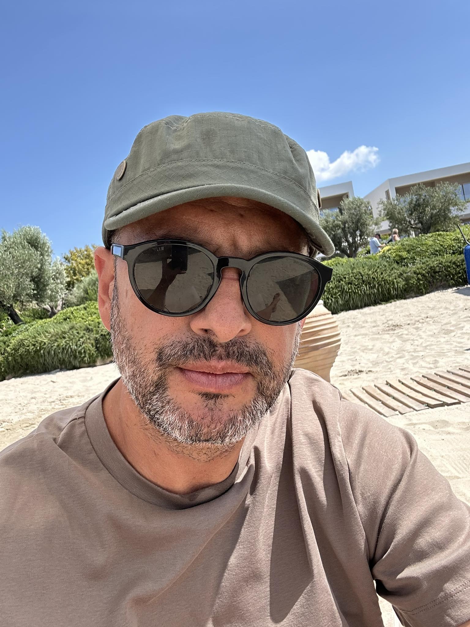 Cât a plătit Mădălin Ionescu pentru un gyros în Grecia. Și-a petrecut minivacanța de 1 Mai în Halkidiki