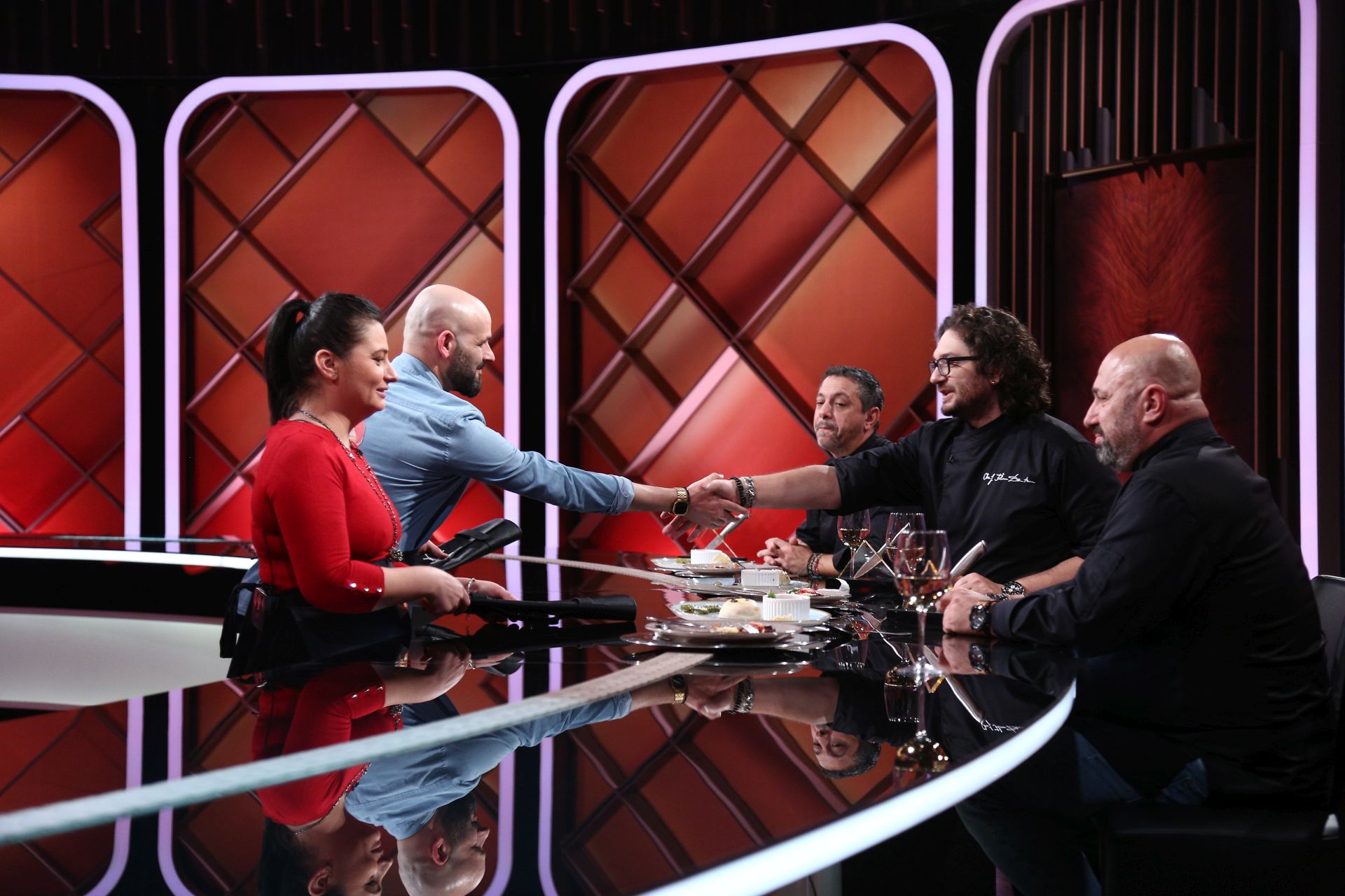 Nosfe și soția lui, Mădălina Crețan, au participat la "Chefi la cuțite" sezonul 10. Imaginile vor fi difuzate în această seară, la o zi de la moartea artistului