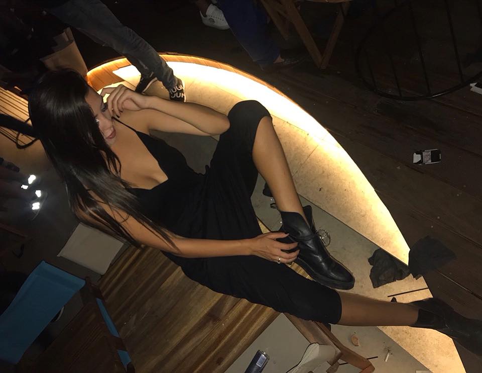 Cătălin Botezatu, distracție de zile mari cu o brunetă super sexy la Untold. Designerul nu s-a uitat la bani | FOTO