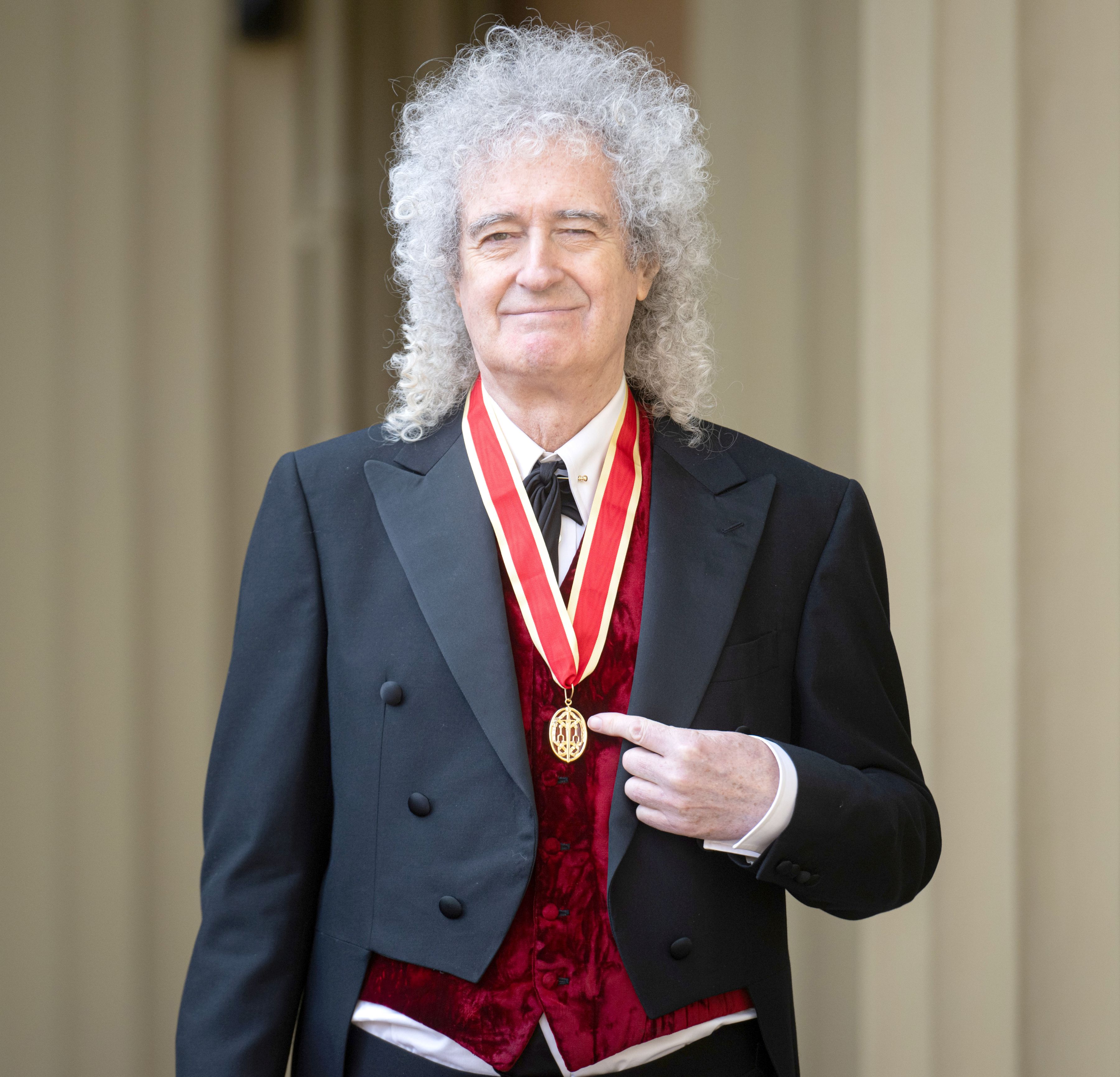 Brian May, chitarist și fondator al formaţiei Queen, a fost înnobilat de regele Charles al III-lea