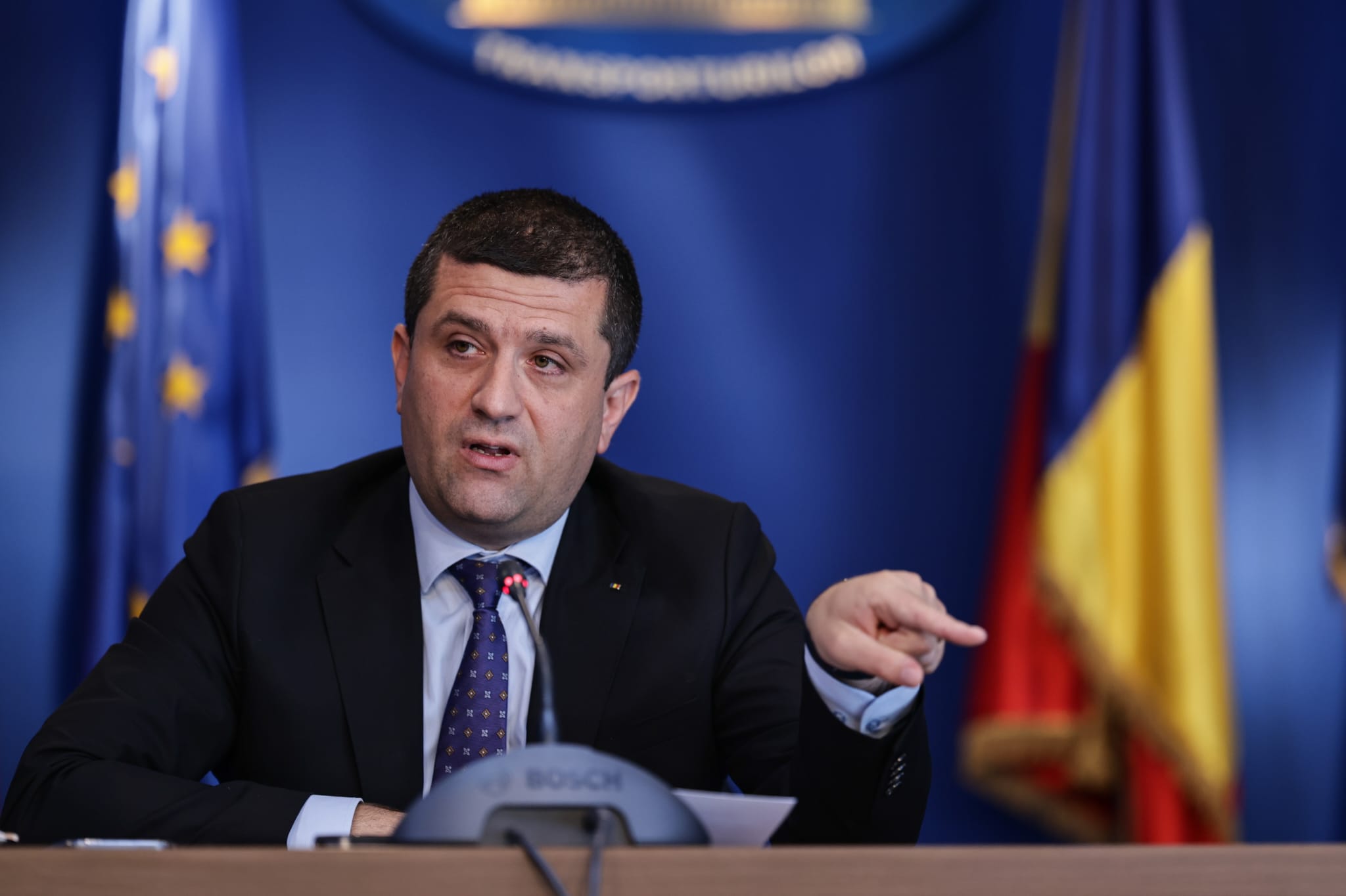 Ministrul transporturilor spune că „situația de securitate este gravă” la Portul Constanța și a cerut acces pentru SRI și MApN: „Se uită mai mulți ochi”