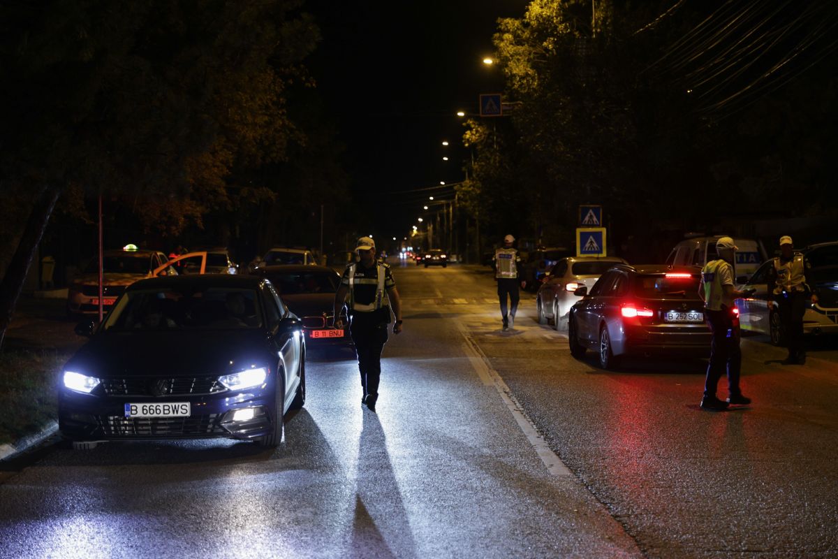 Șoferi băuți și care au consumat substanțe interzise, un autobuz neomologat în trafic și taxi fără autorizație, descoperite la un filtru al Poliției, sâmbătă noapte | VIDEO