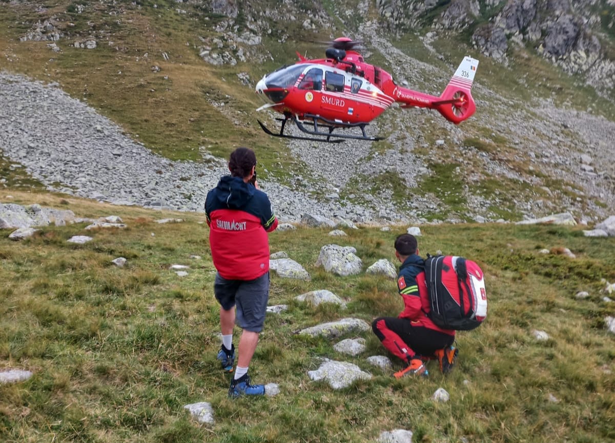 Bărbat mușcat de viperă în Munții Parâng, transportat la spital cu un elicopter SMURD