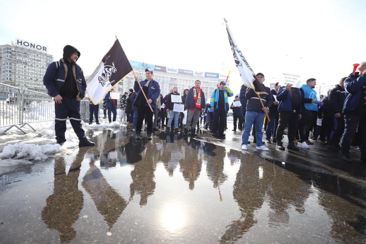 Minerii şi energeticienii protestează în Piaţa Victoriei față de măsurile luate de Guvern. Care sunt nemulțumirile lor