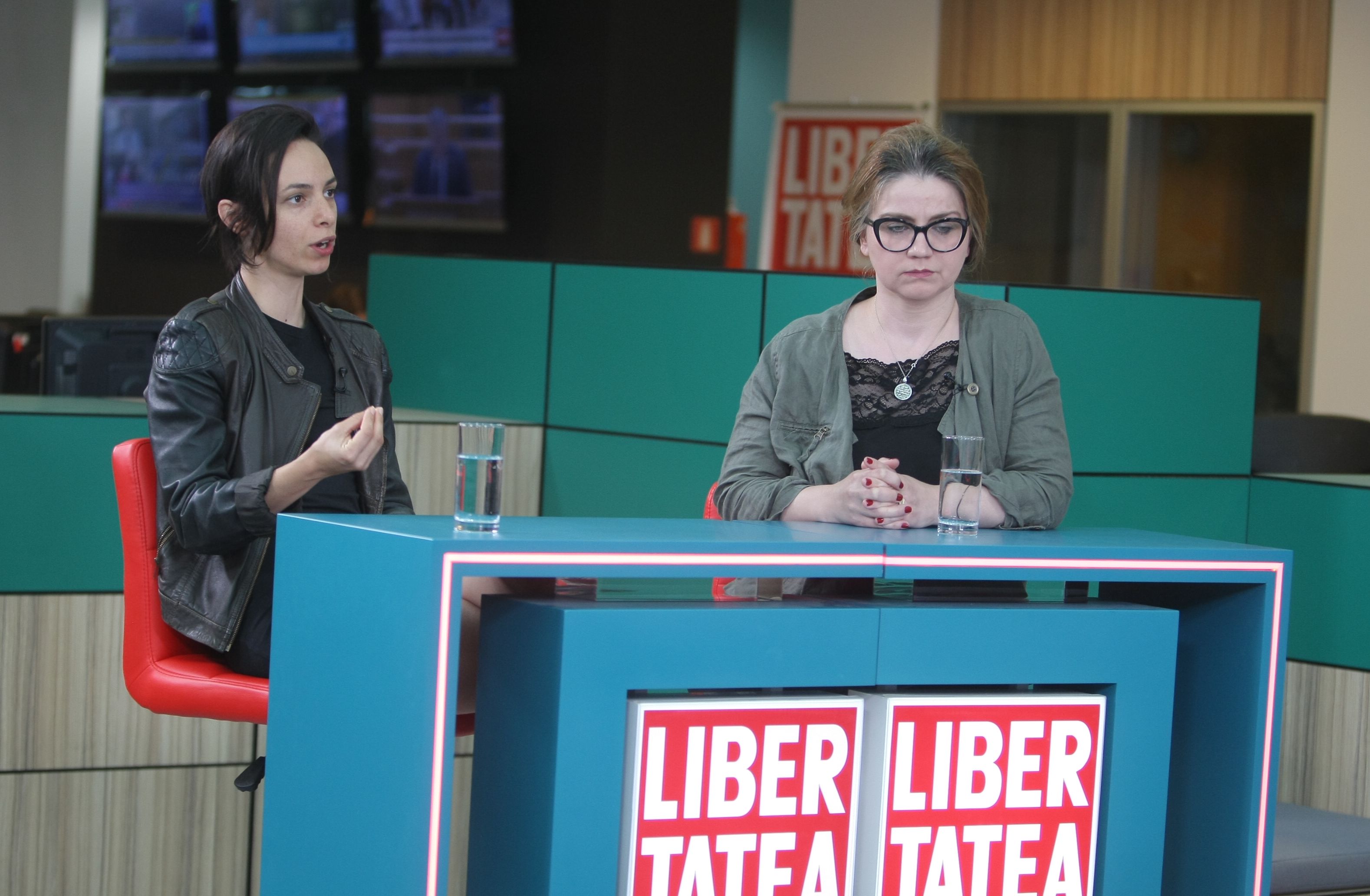 VIDEO EXCLUSIV/ Ioana Păun, regizoarea care urcă realitatea pe scenă. Piesa OMG vorbește despre dreptul femeii musulmane de a purta burka