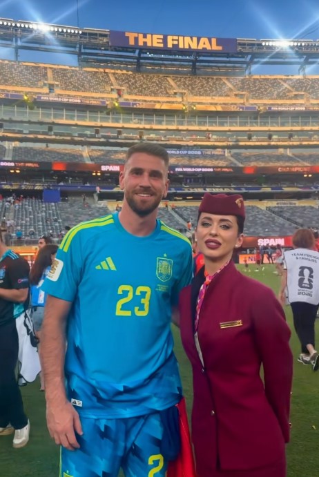 Cine este românca care a ținut trofeul lui Pau Cubarsi la finala Cupei Mondiale 2026. A fost pe scenă la ceremonia FIFA