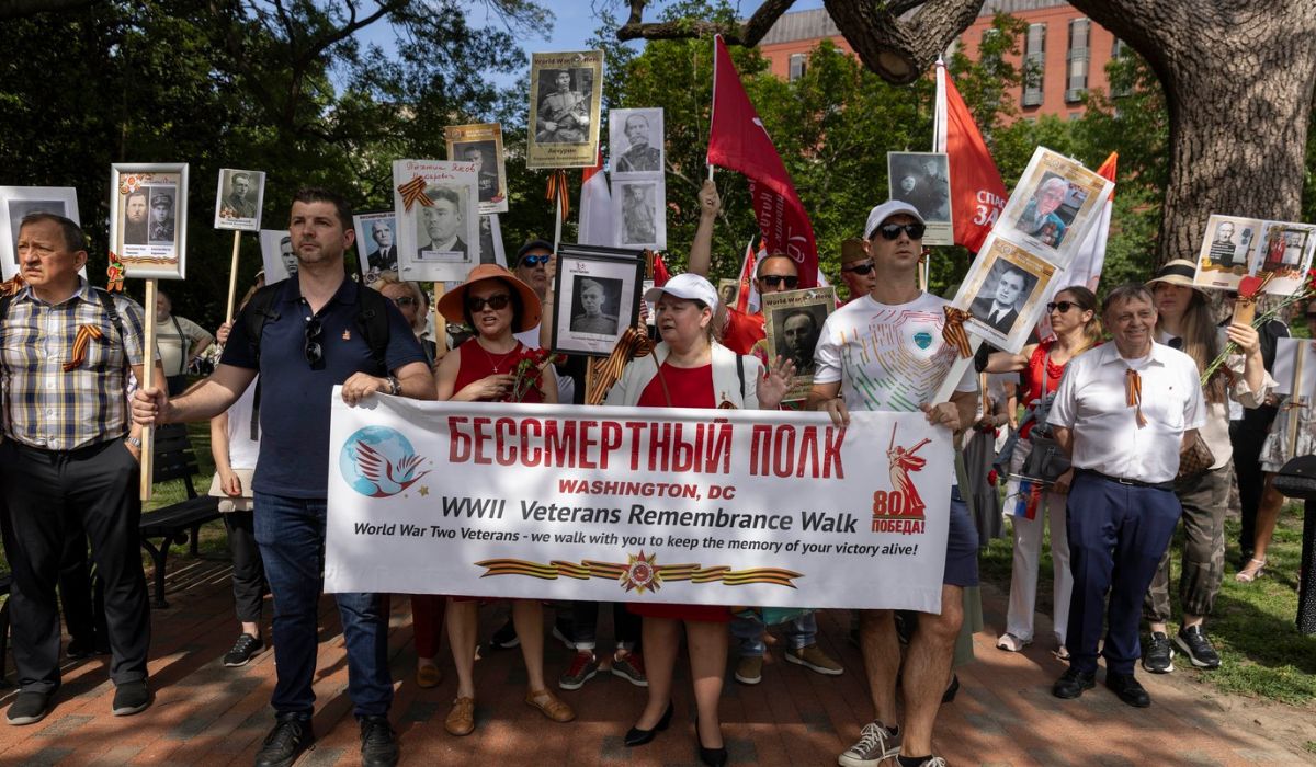 Marș pro-rus „Regimentul Nemuritor” organizat la Washington pentru prima dată după 6 ani. Proteste ucrainene