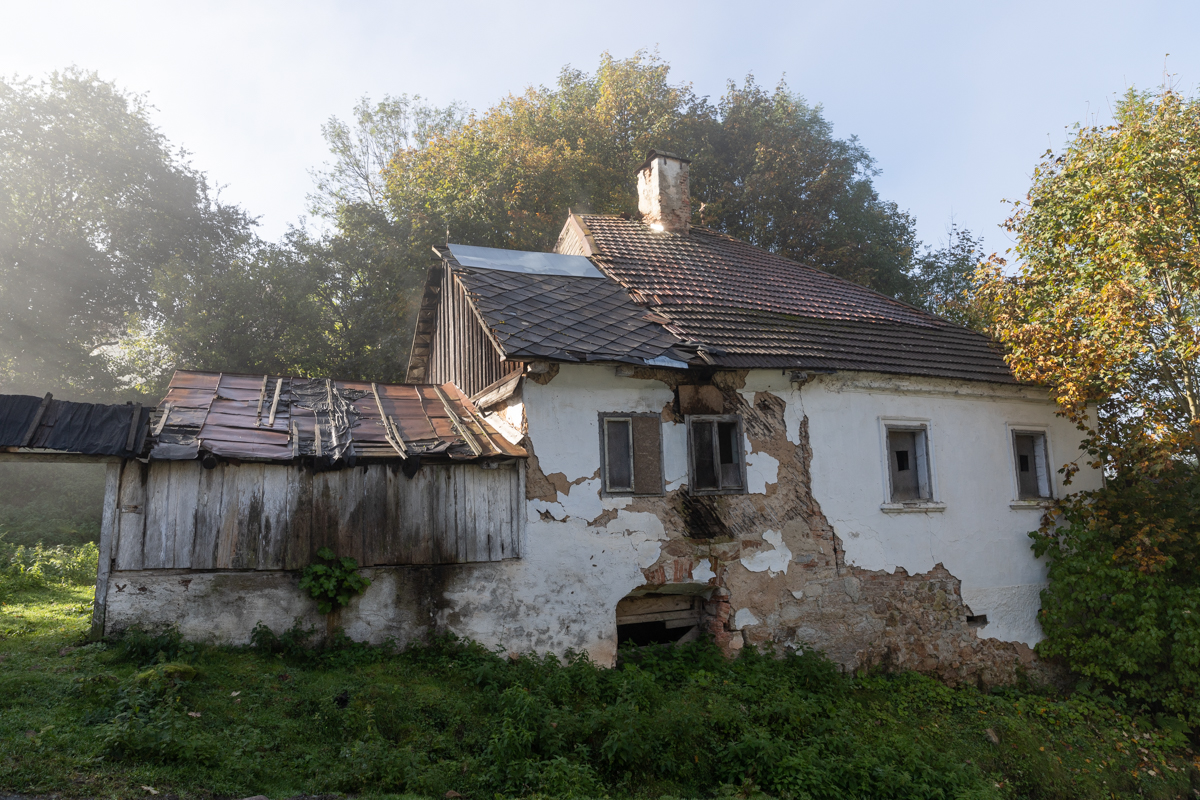 REPORTAJ. În Roșia Montană, pompierii scot apă din Tăul Mare, dar de secat, a secat încrederea oamenilor. Viceprimar: „N-avem un plan concret”