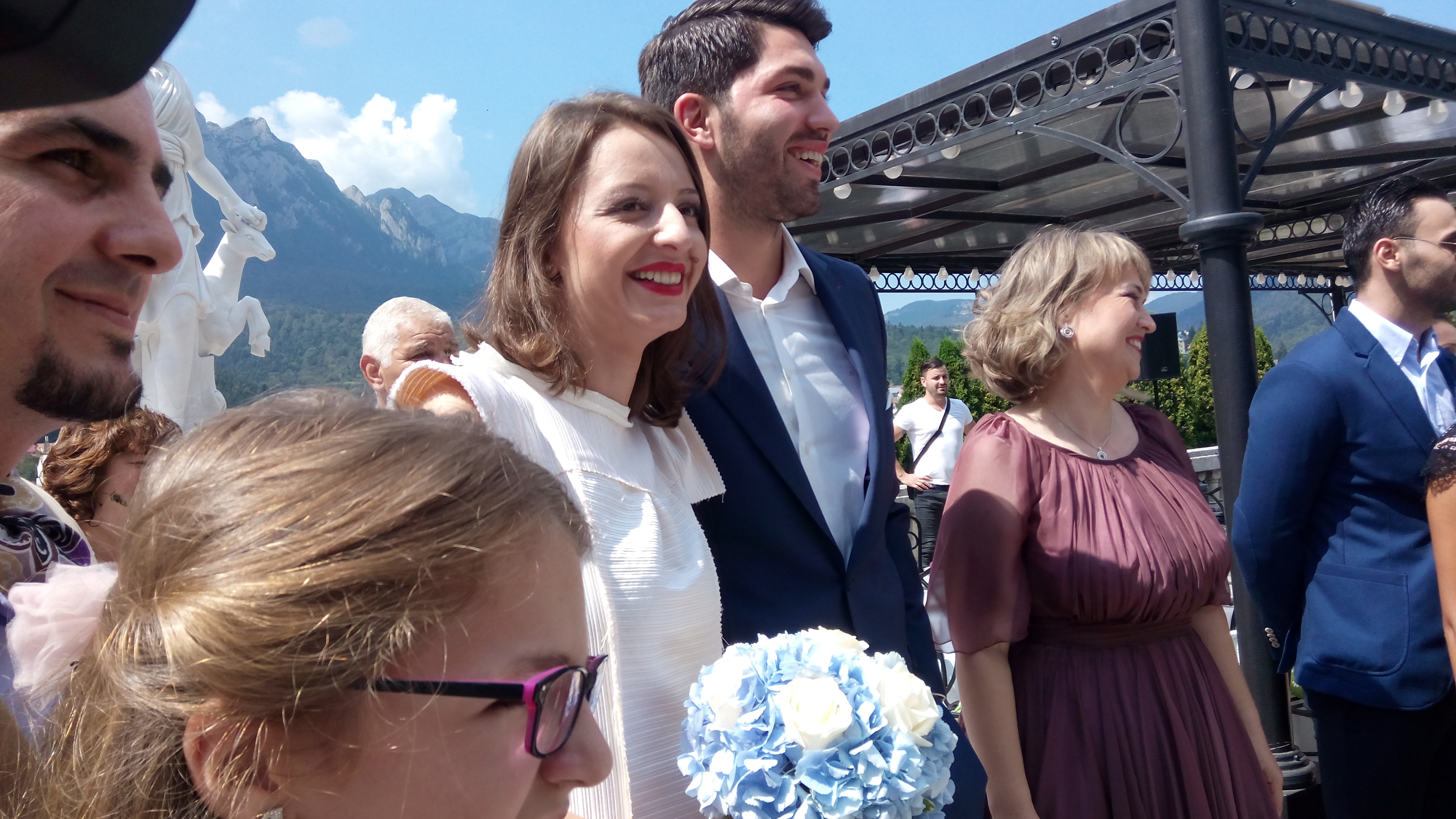 Spadasina Ana Maria Brânză s-a căsătorit la Castelul Cantacuzino cu poloistul Pavel Popescu. Meciul vieții! ”Am cel mai frumos inel din lume!”