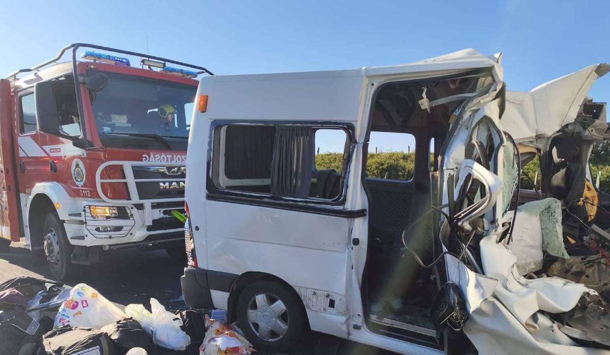 Opt oameni au murit în 40 de minute, în două accidente diferite în Ungaria, cu un camion și un microbuz cu numere de Republica Moldova