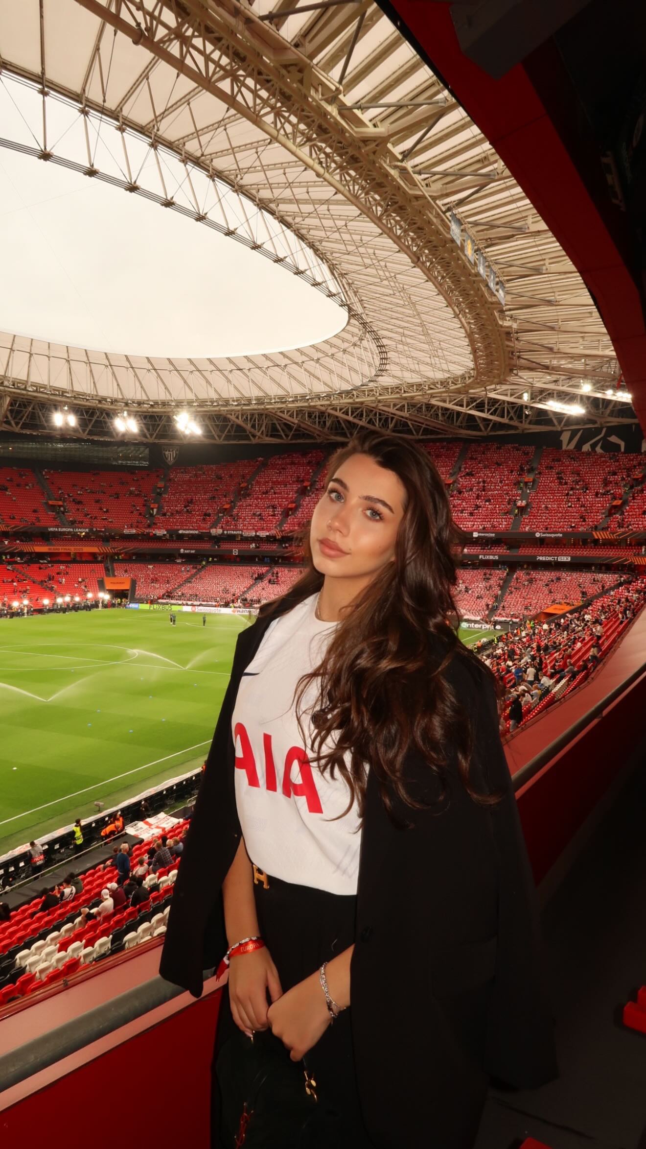 Sora lui Radu Drăgușin, apariție incendiară în Bilbao. Meira a atras toate privirile înainte de finala Europa League câștigată de Tottenham