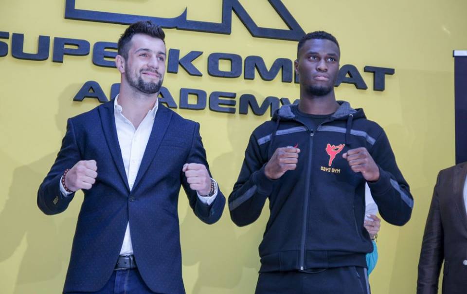 SUPERKOMBAT BUCUREȘTI: Luptătorii au dat proba cântarului în noua Academie Superkombat, lansată în prezența lui Remy Bonjasky | GALERIE FOTO