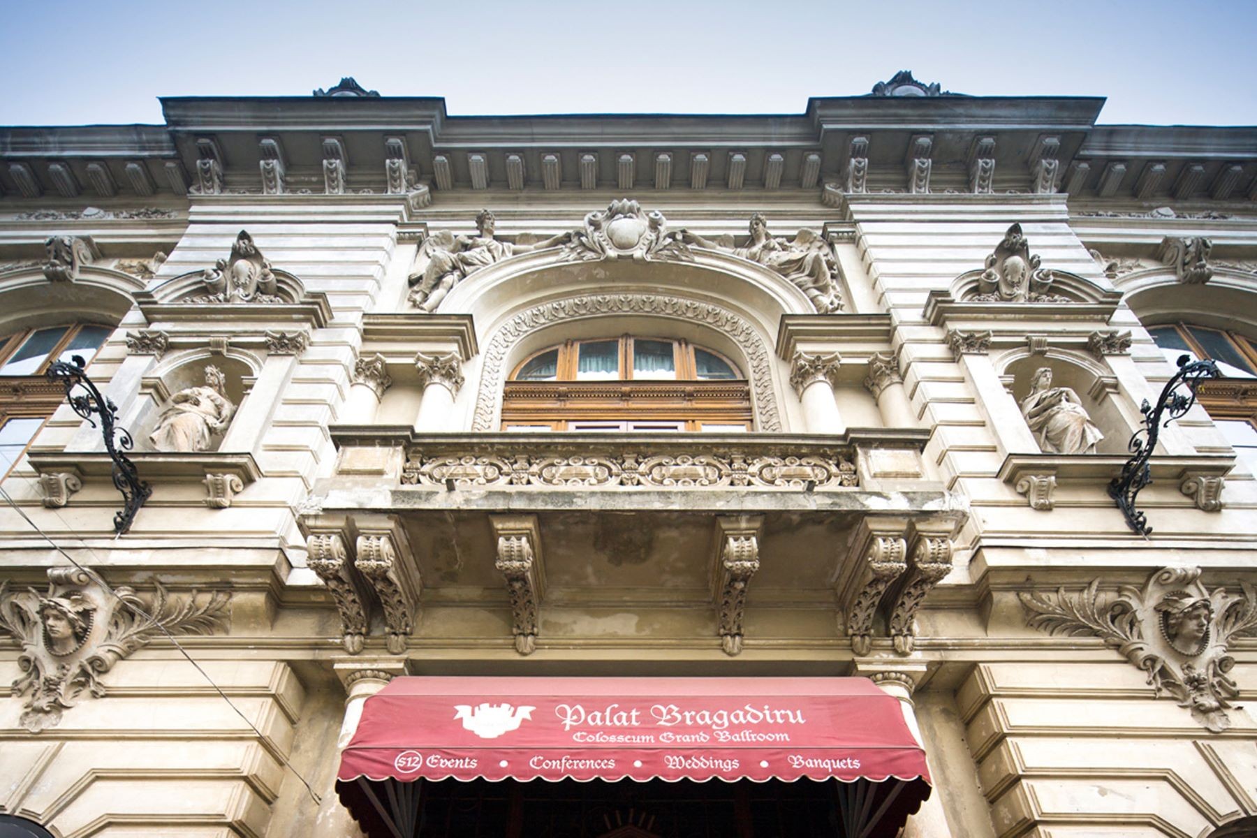 Palatul Bragadiru și grădinile au fost scoase la vânzare pentru 25 de milioane de euro. Povestea bijuteriei imobiliare din București