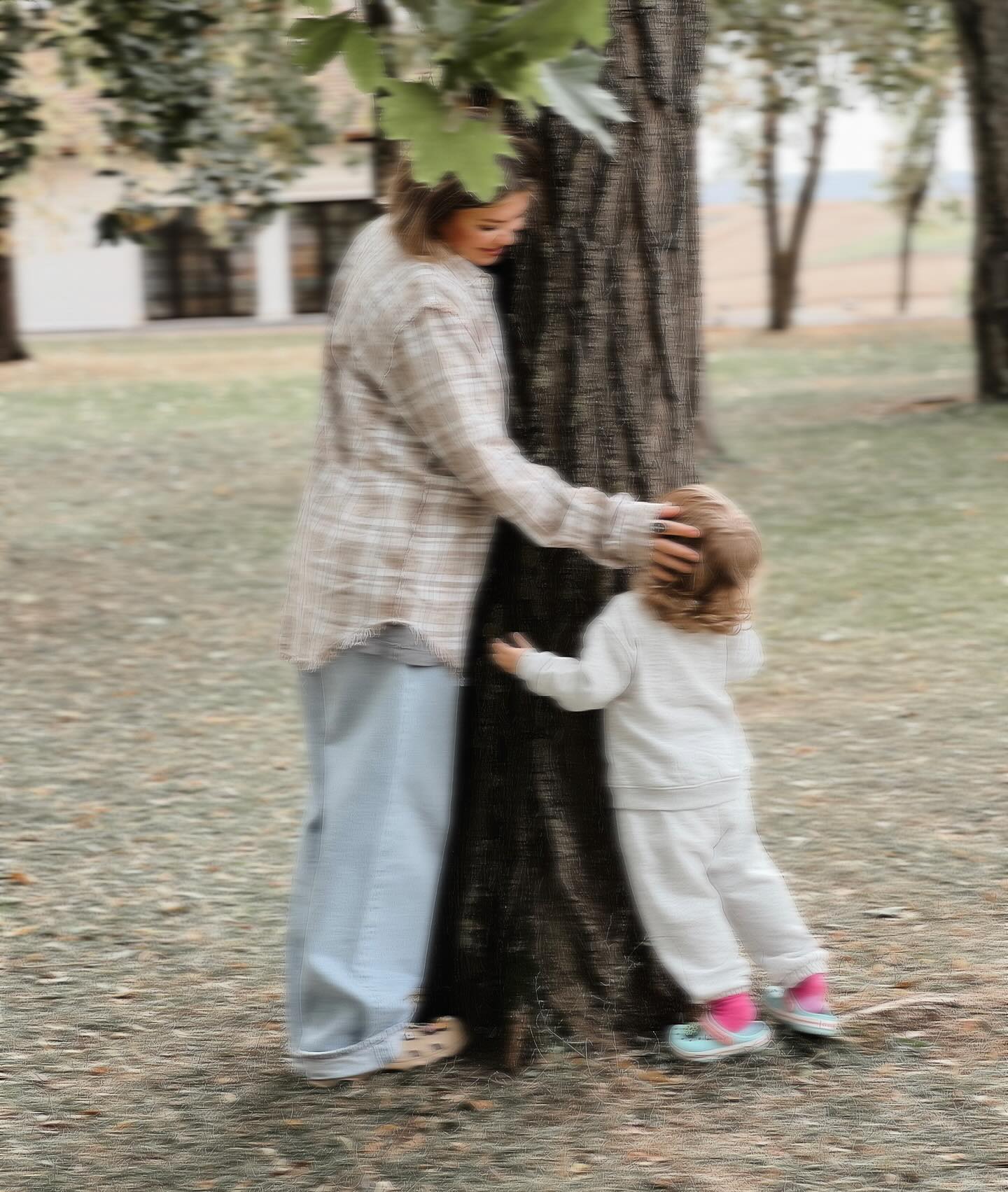 Gina Pistol și-a luat fetița și a plecat de acasă. Reacția unui internaut după anunțul vedetei. „Familii fericite doar de fațadă. Punct!”