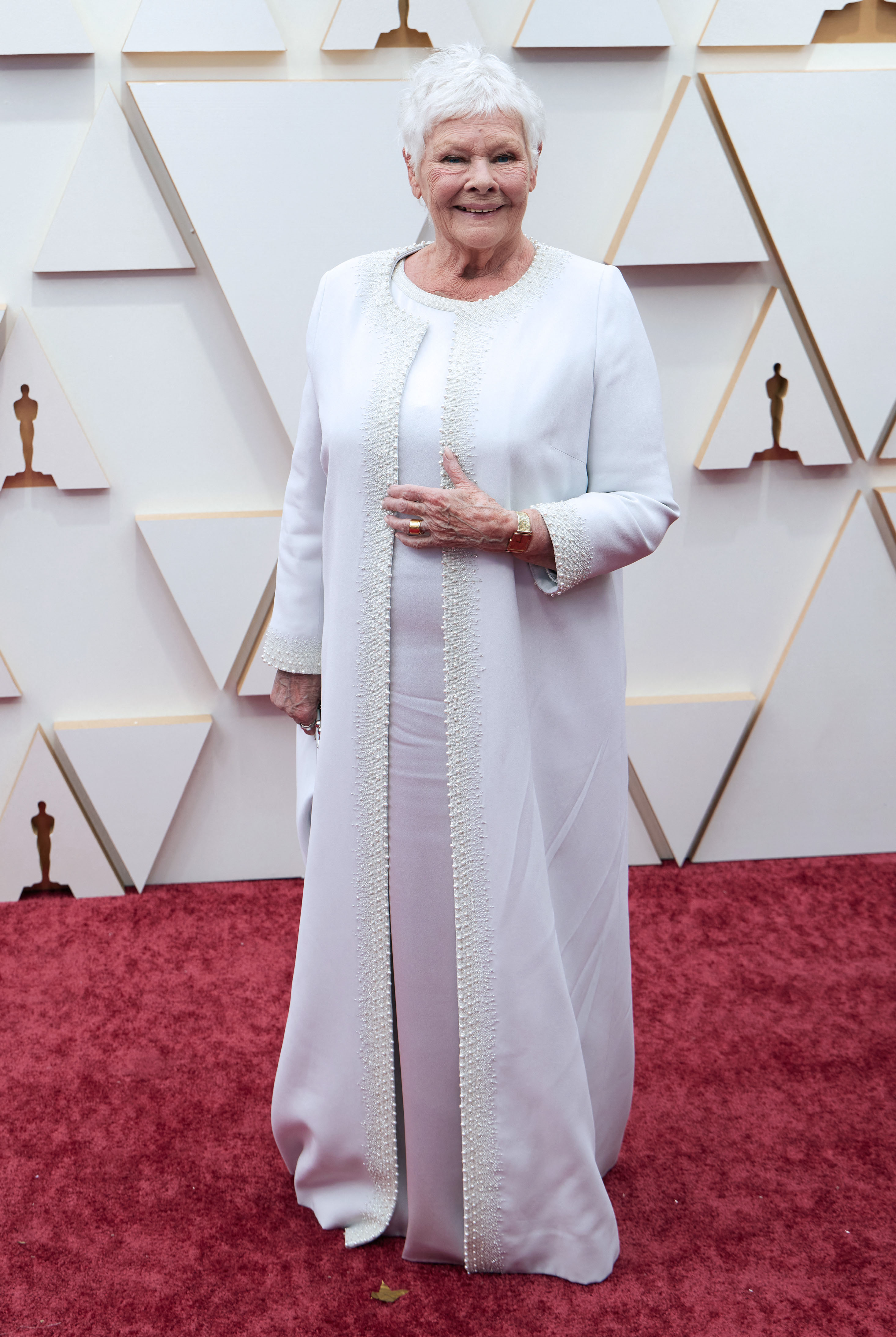 Harvey Weinstein, răspuns pentru Judi Dench. Actrița simte că fostul producător „și-a ispășit pedeapsa”, după condamnările pentru viol și agresiune sexuală