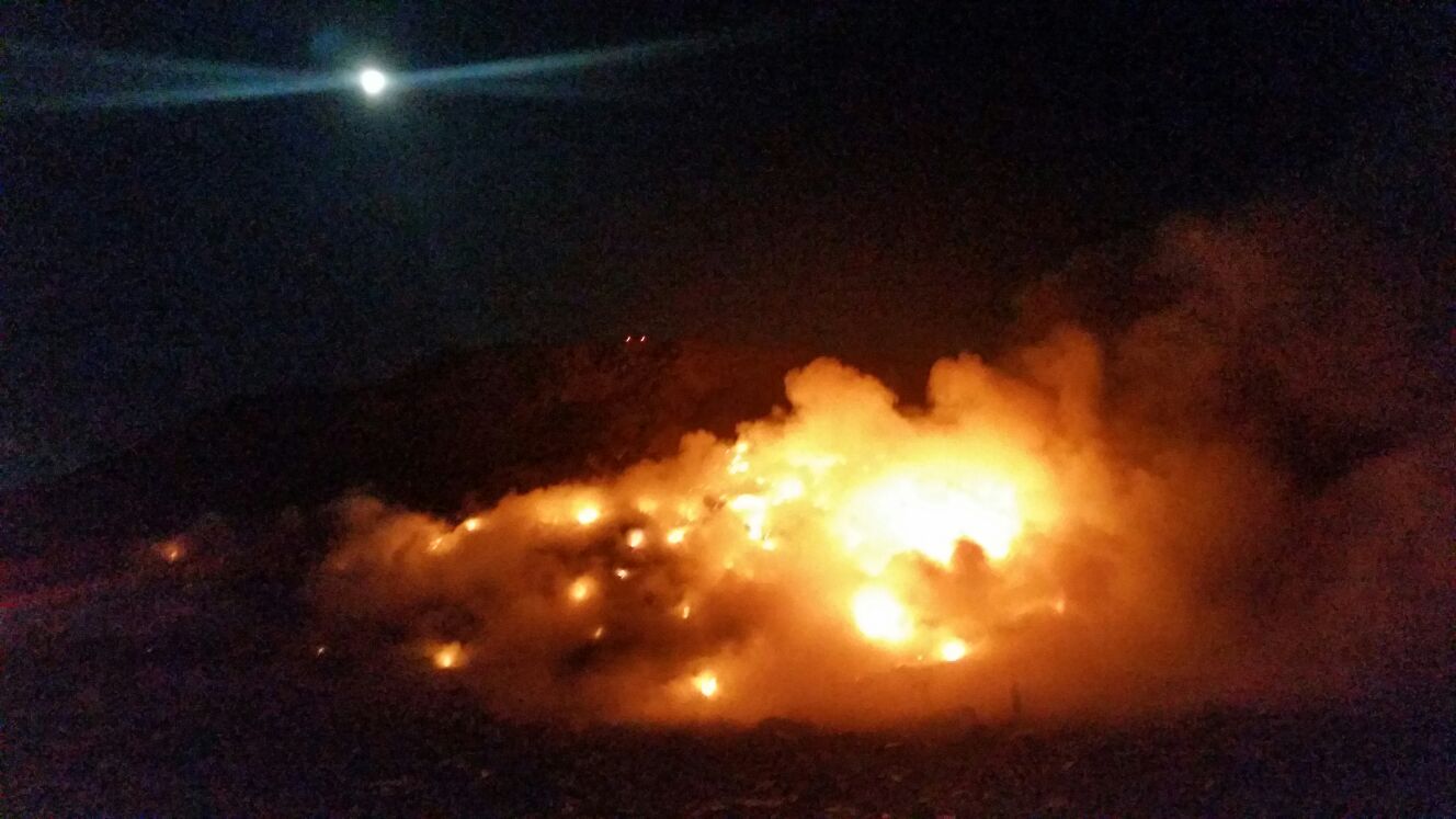 GALERIE FOTO & VIDEO | Incendiu la groapa de gunoi a orașului Brașov