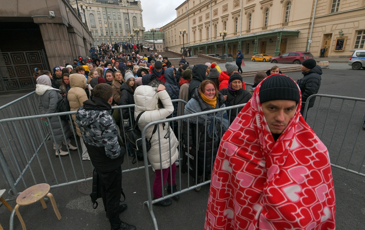 Rușii au stat la cozi uriașe mai multe zile, în fața Teatrului Balșoi din Moscova, ca să cumpere bilete la baletul „Spărgătorul de nuci”