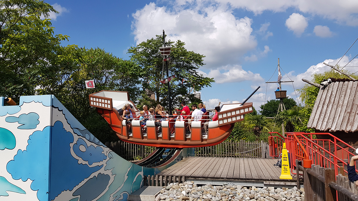 Cât te costă să-ți duci copilul la Legoland și la Castelul Frumoasei Adormite din lumea Disney?