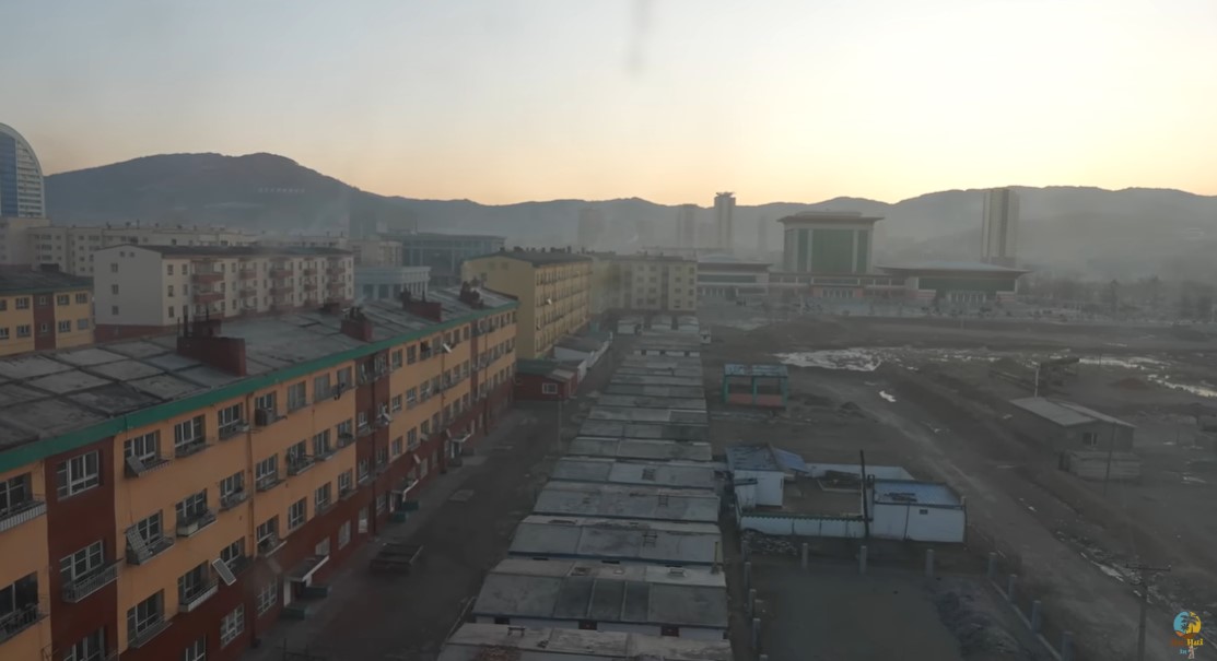 Ce au descoperit vloggerii „HaiHui în Doi” în Coreea de Nord. Experiența pe care au avut-o în țara condusă de Kim Jong Un: „Ne înregistrau cu telefoanele pe ascuns”